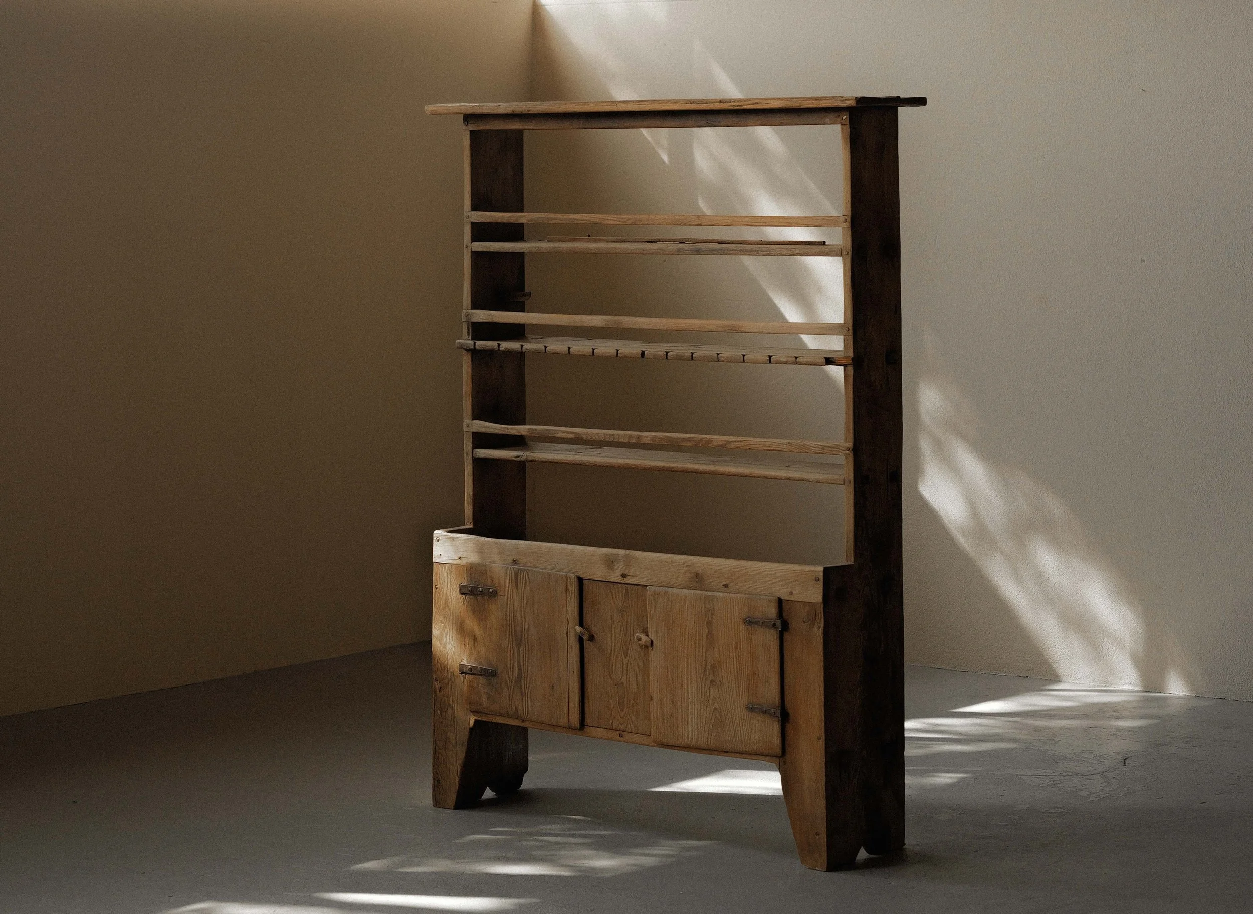 20250909M2-meuble-dressoir-art-populaire-pyrenees-19eme-siecle-5.jpg