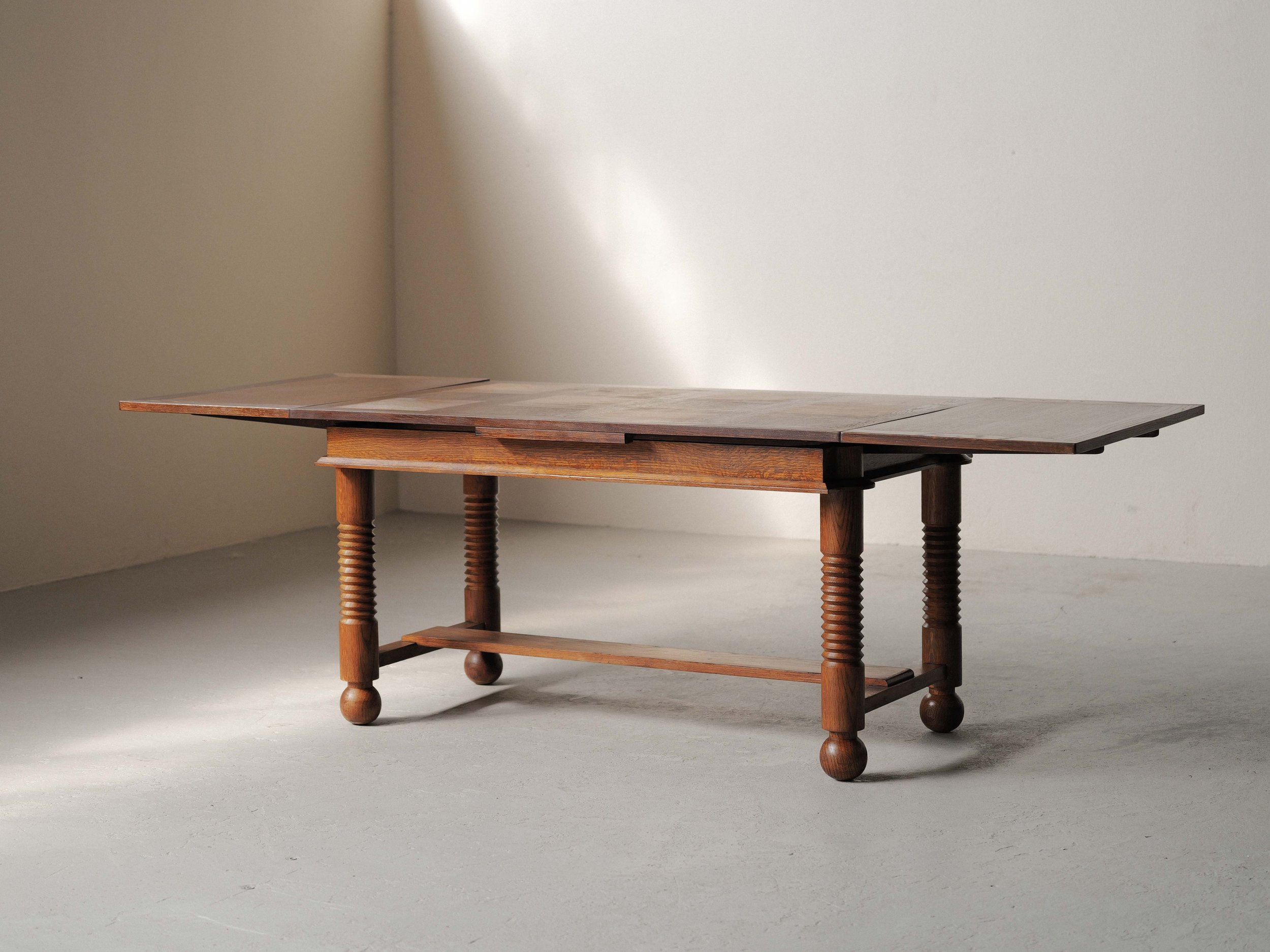 20260420T2-table-regionaliste-chene-travail-francais-1940-1950-15.jpg