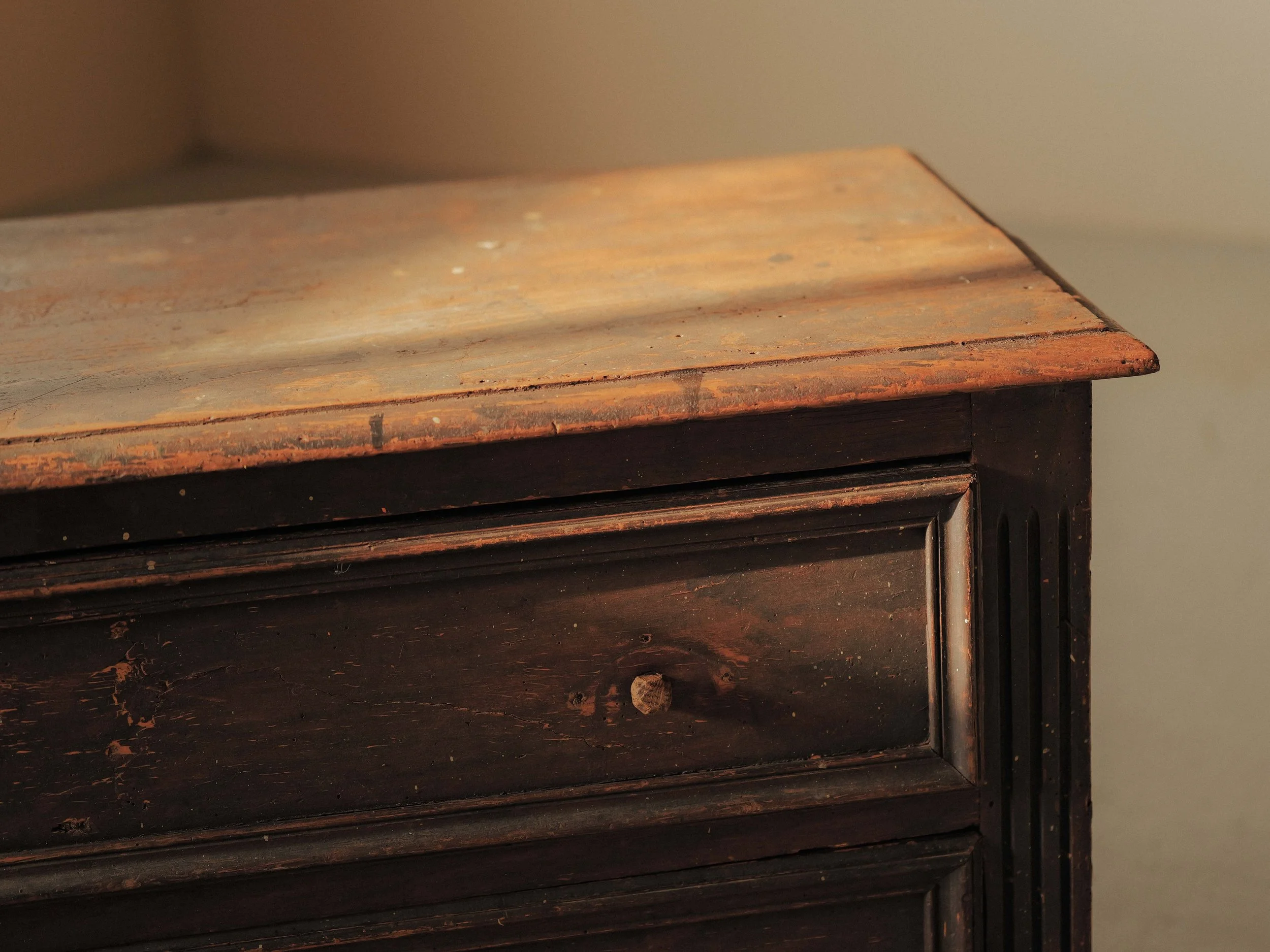 20260216M-Commode-ancien-meuble-de-metier-ou-d-atelier-en-bois-massif-Vers-1900-12.jpg
