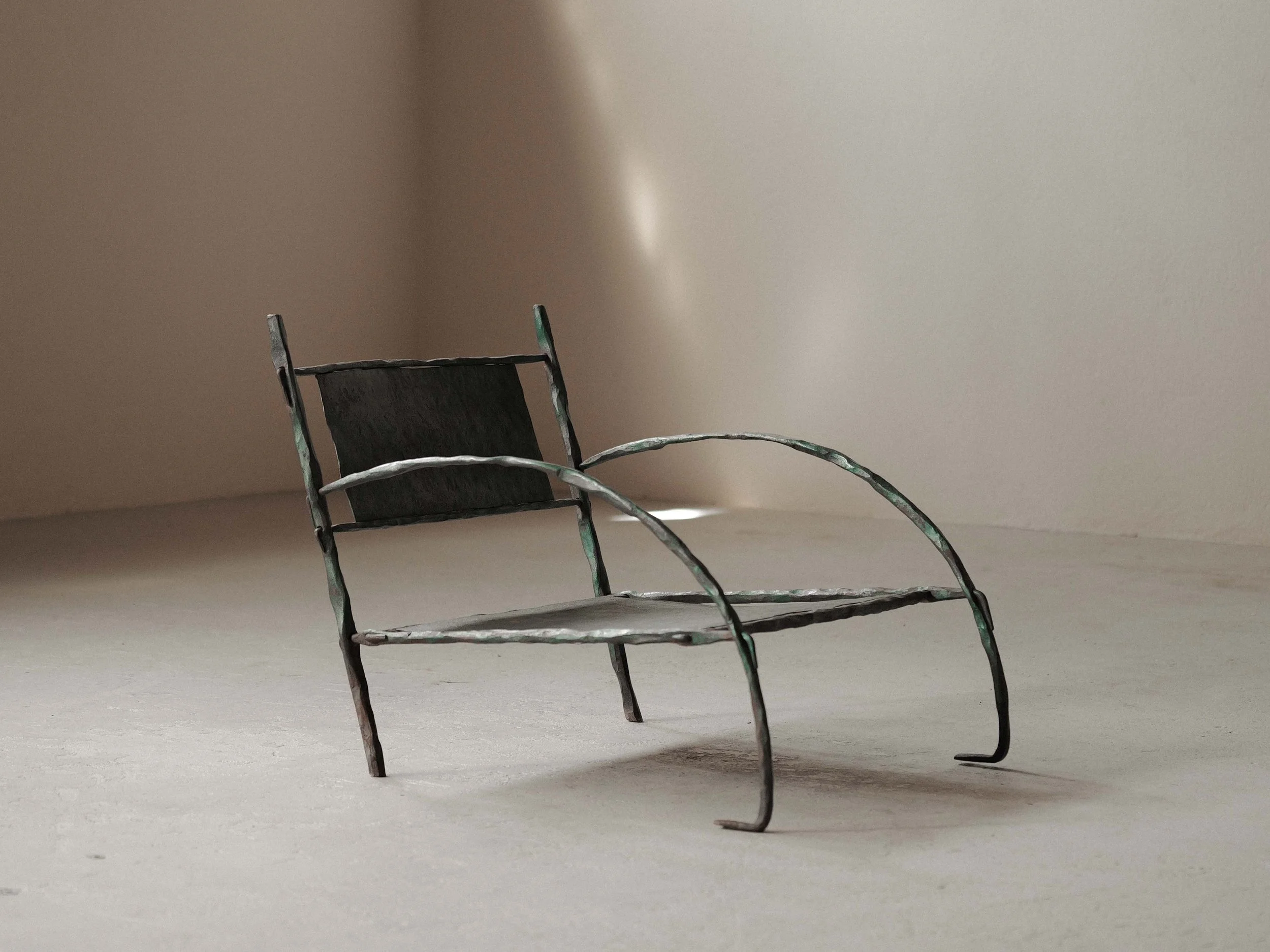 20260612A-fauteuil-en-fer-forge-travail-artisanal-Vers-1960-1970-13.jpg