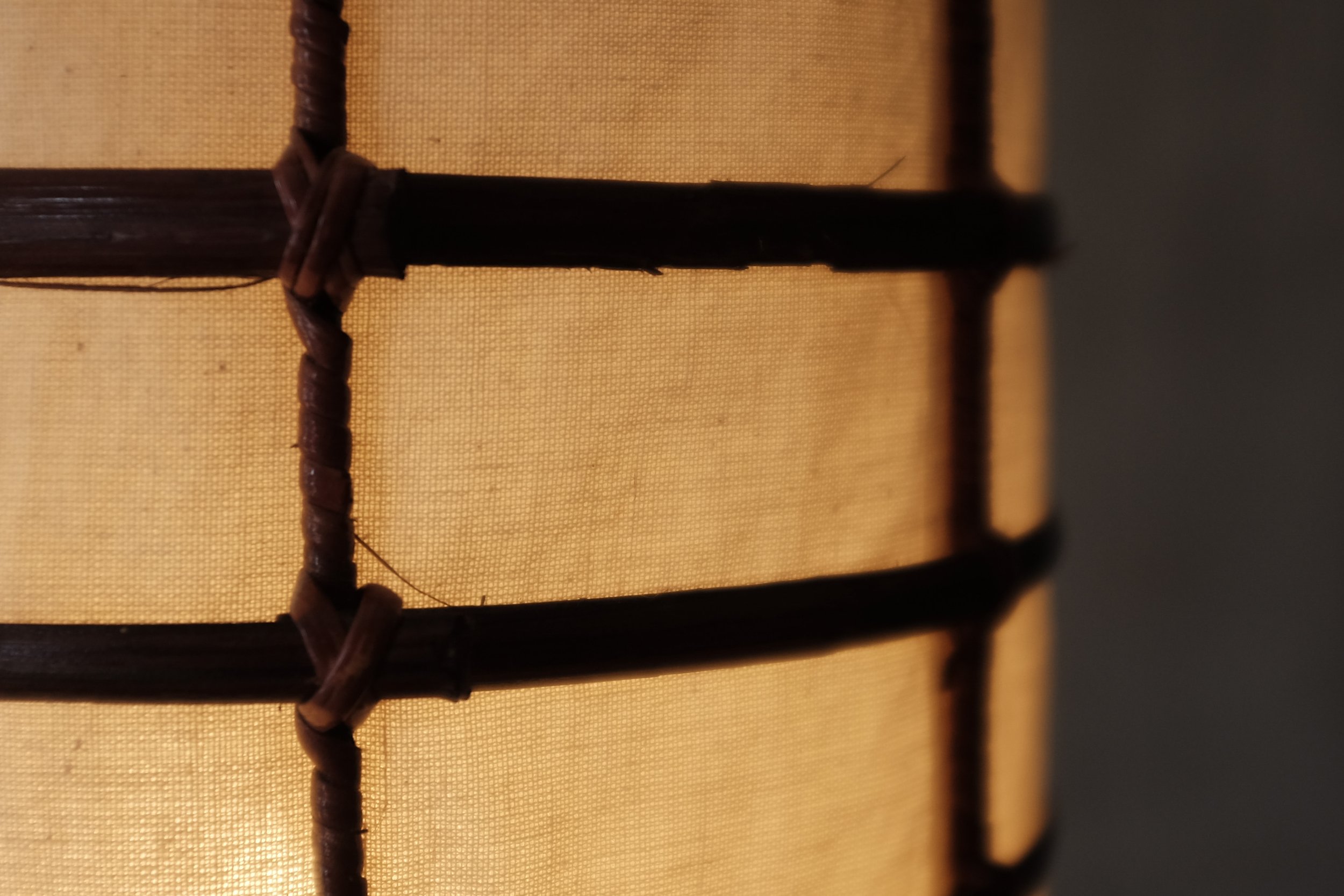 9-paire-de-lampes-rotin-et-lin-circa-1970.jpg