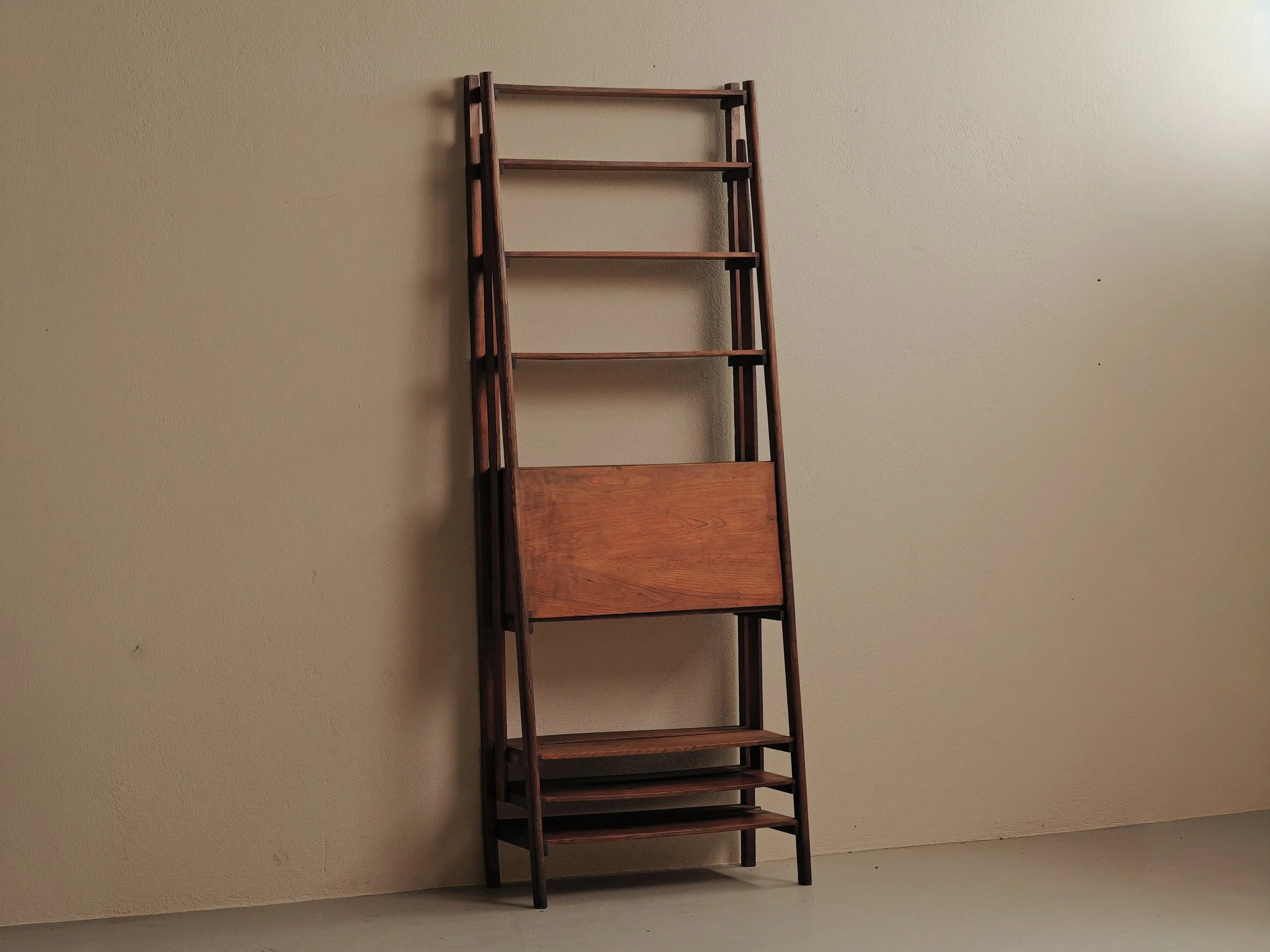 Étagère-secrétaire en pin et chêne, travail artisanal, vers 1960