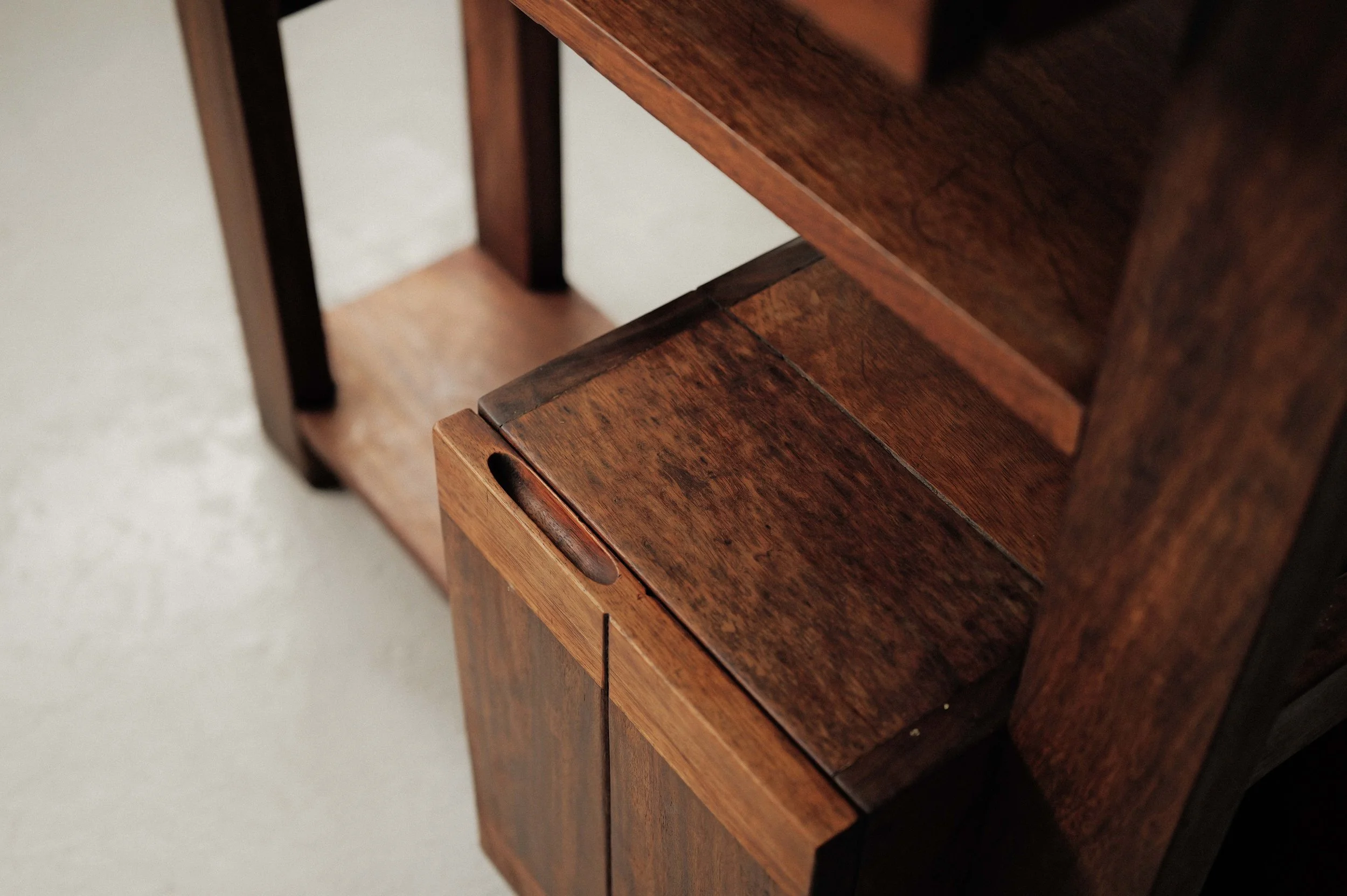 20250310M-secretaire-travail-d-architecte-bois-massif-circa-1980-19.jpg