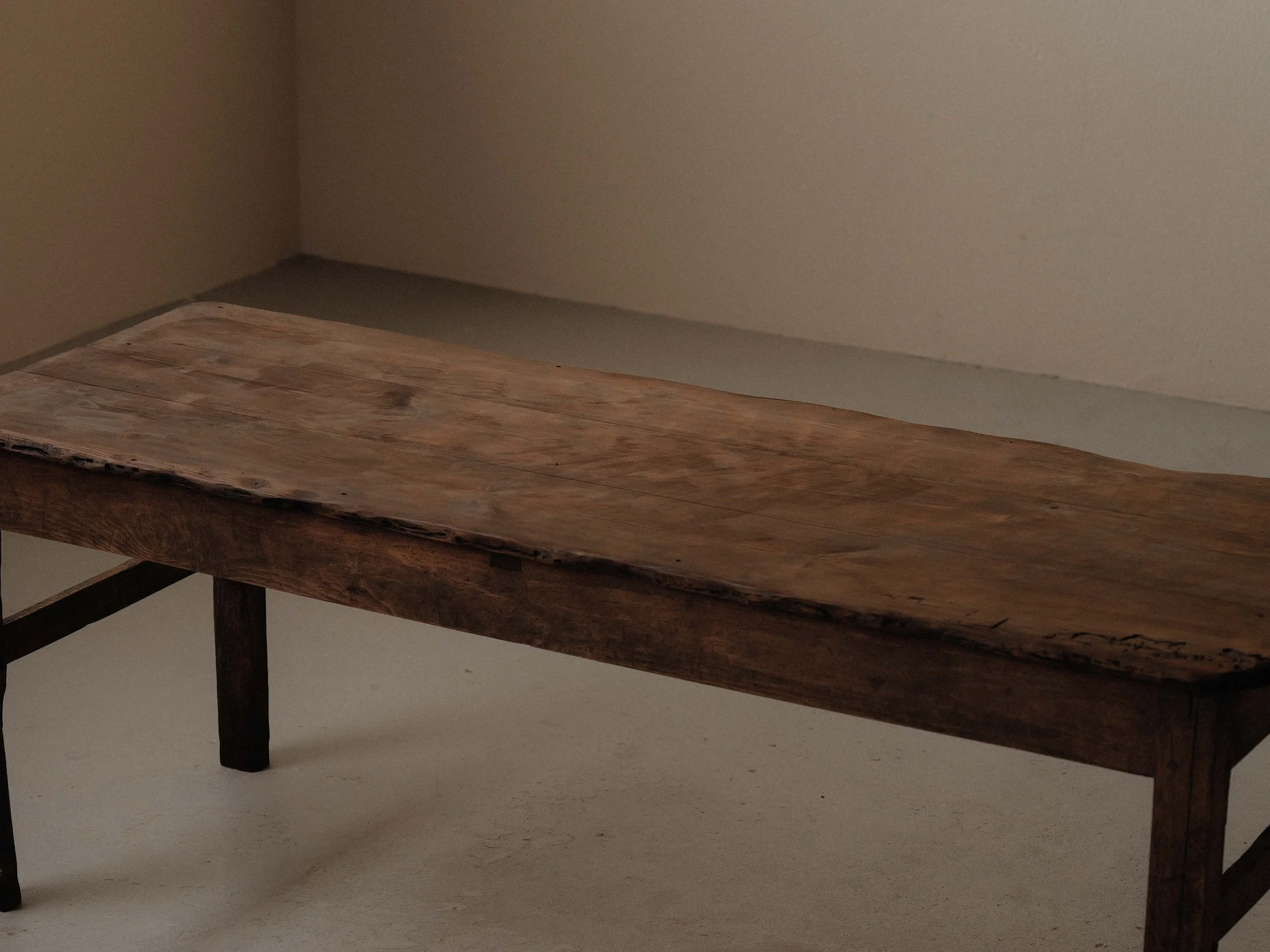 20251126T2-table-de-ferme-bois-massif-auvergne-1900-5.jpg