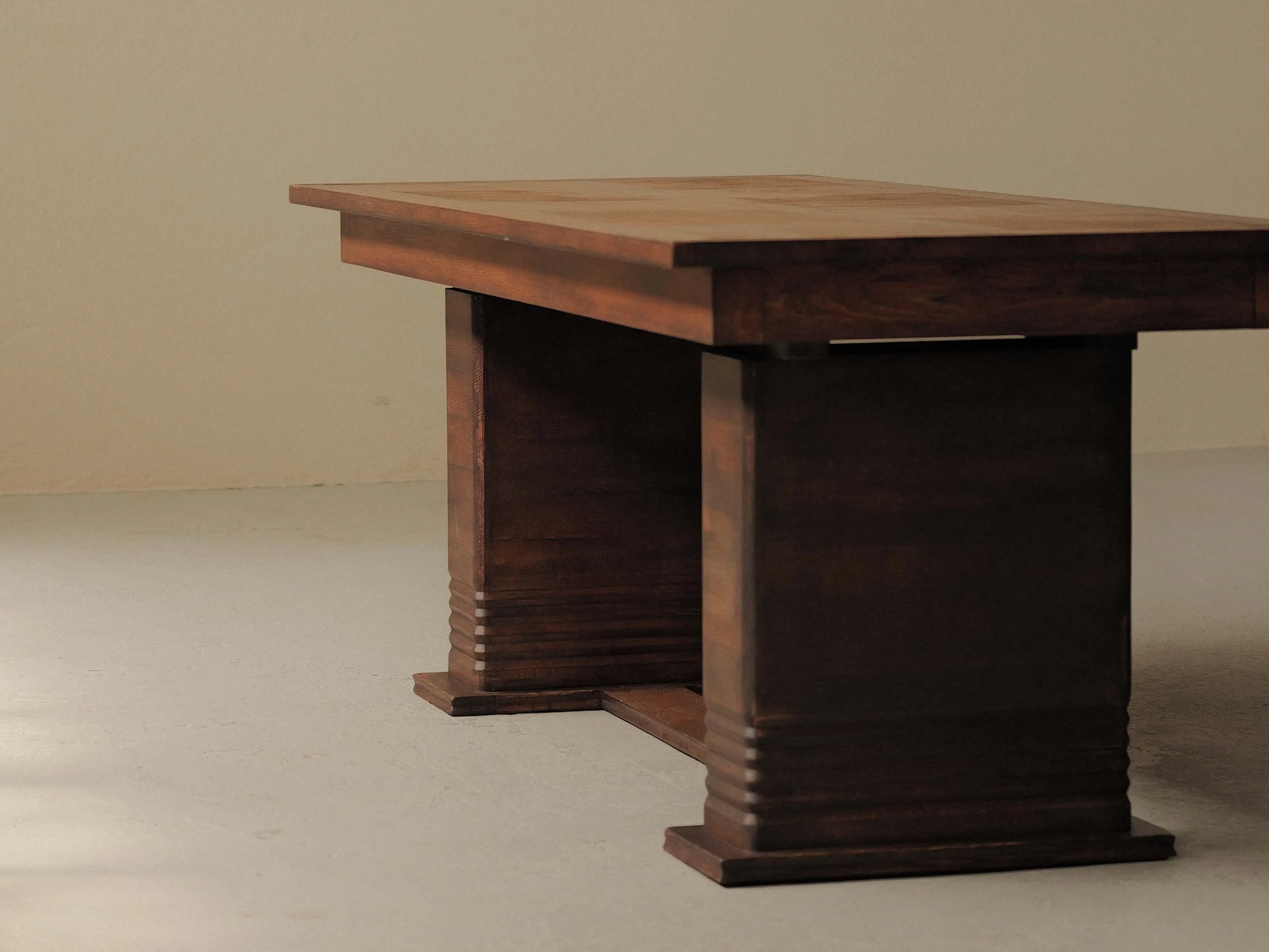 20260331T1-Table-de-repas-art-deco-moderniste-bois-massif-et-placage-France-vers-1940-5.jpg