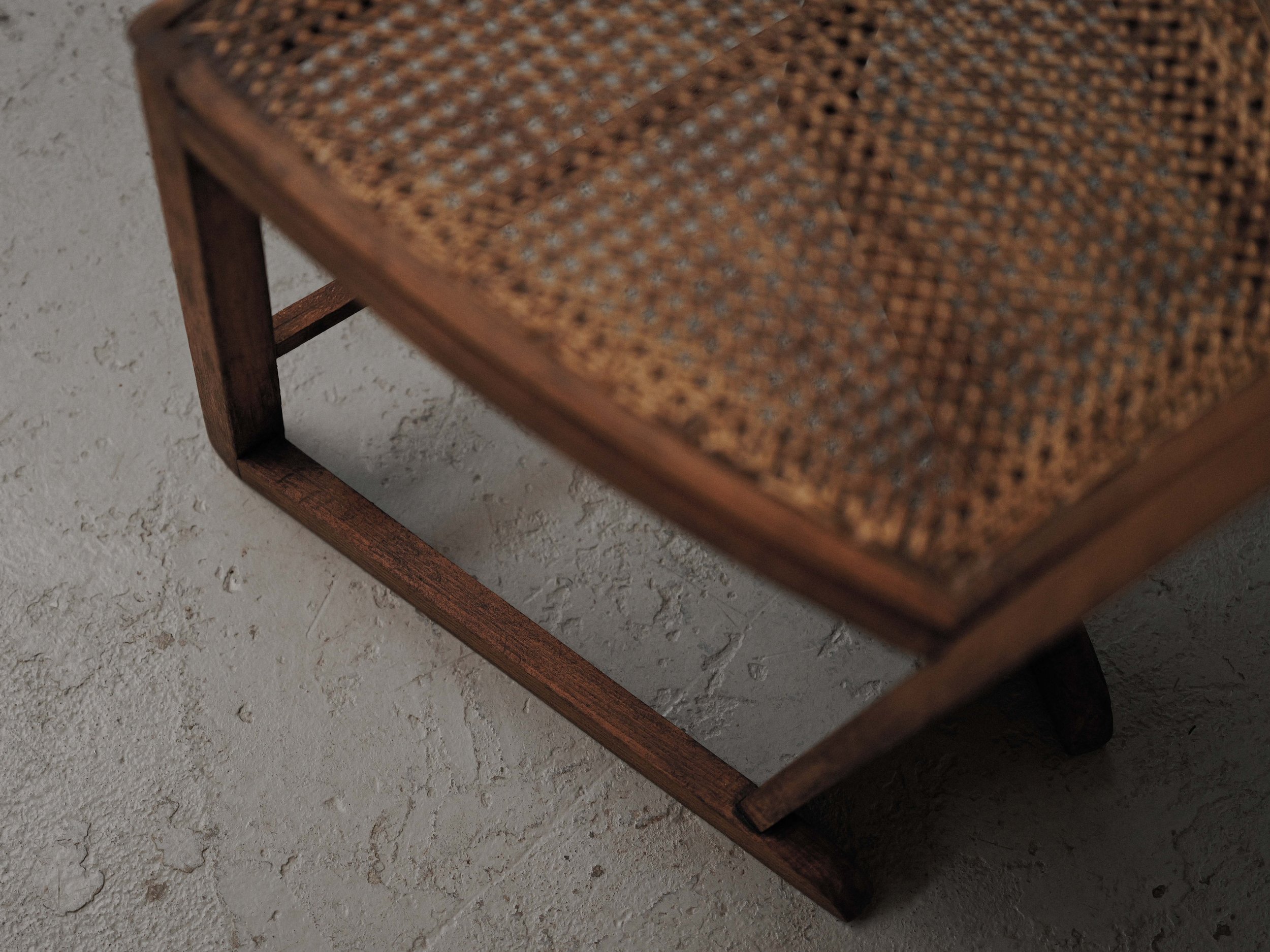 20260518A-chaise-d'appoint-bois-massif-et-cannage-pietements-traineaux-vers-1900-6.jpg