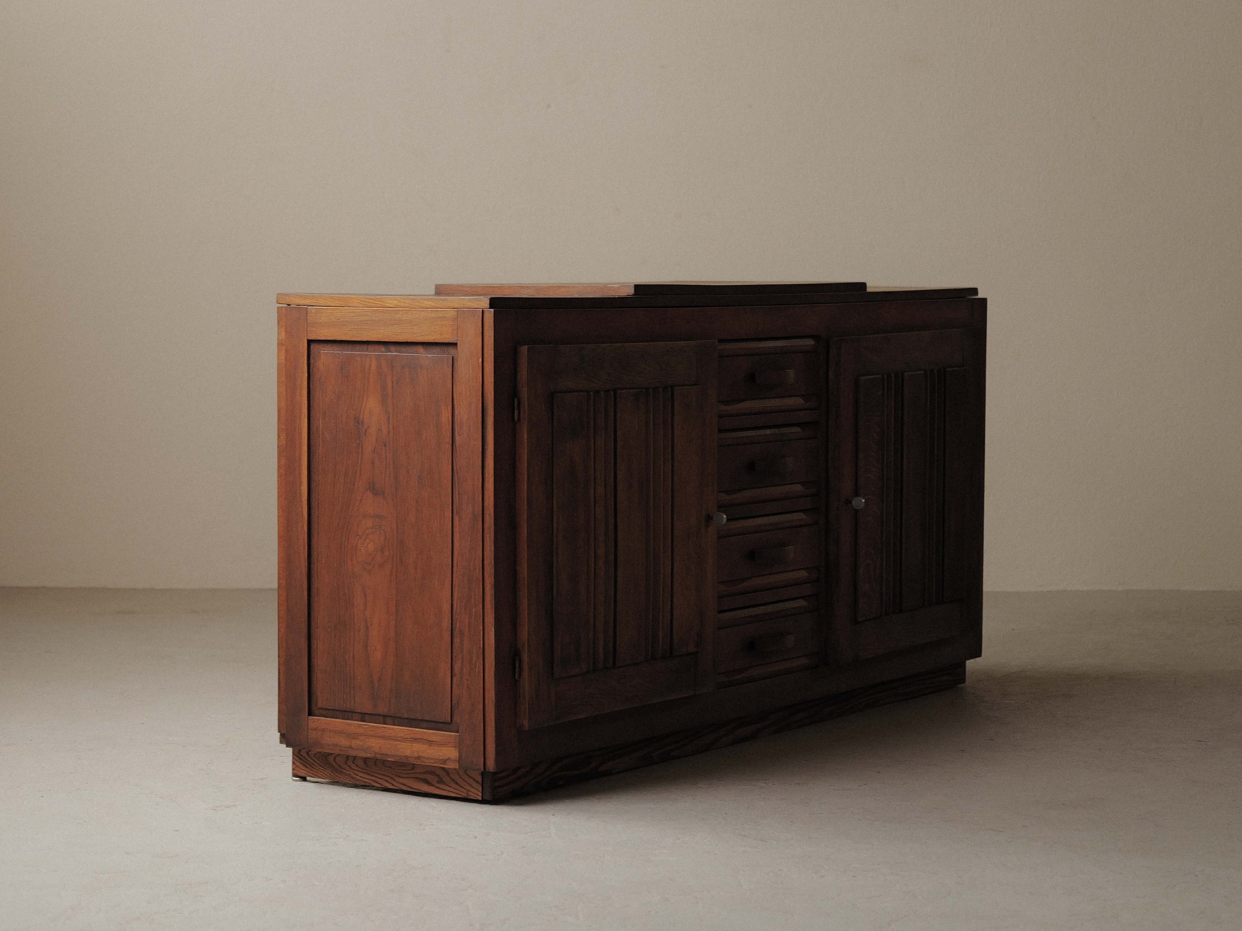 20260715M2-buffet-art-deco-chene-massif-et-placage-de-chene-France-vers-1940-13.jpg