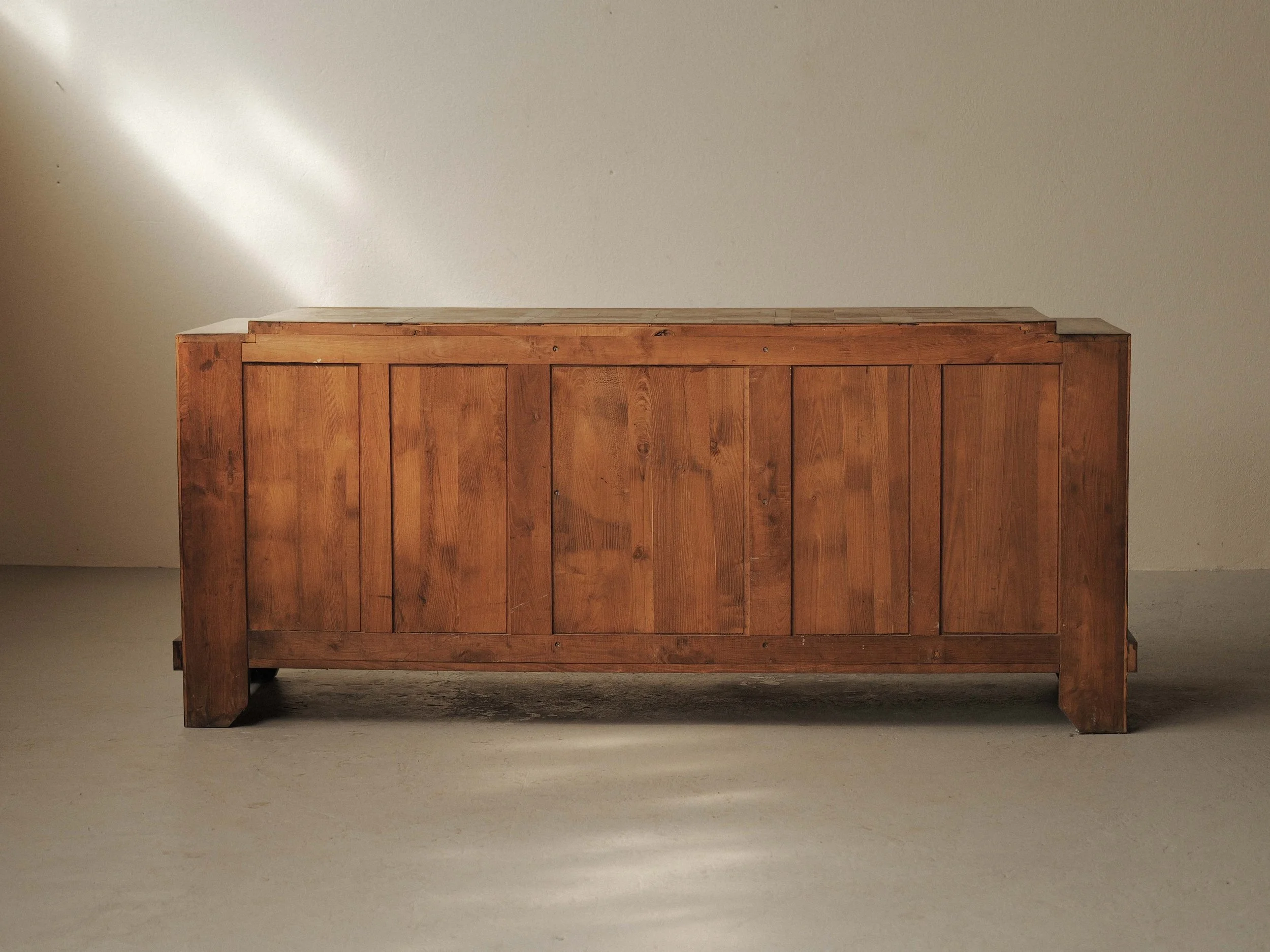 20260805M1-Buffet-en-bois-par-Charles-Dudouyt-edition-la-gentilhommiere-Circa-1940-21.jpg