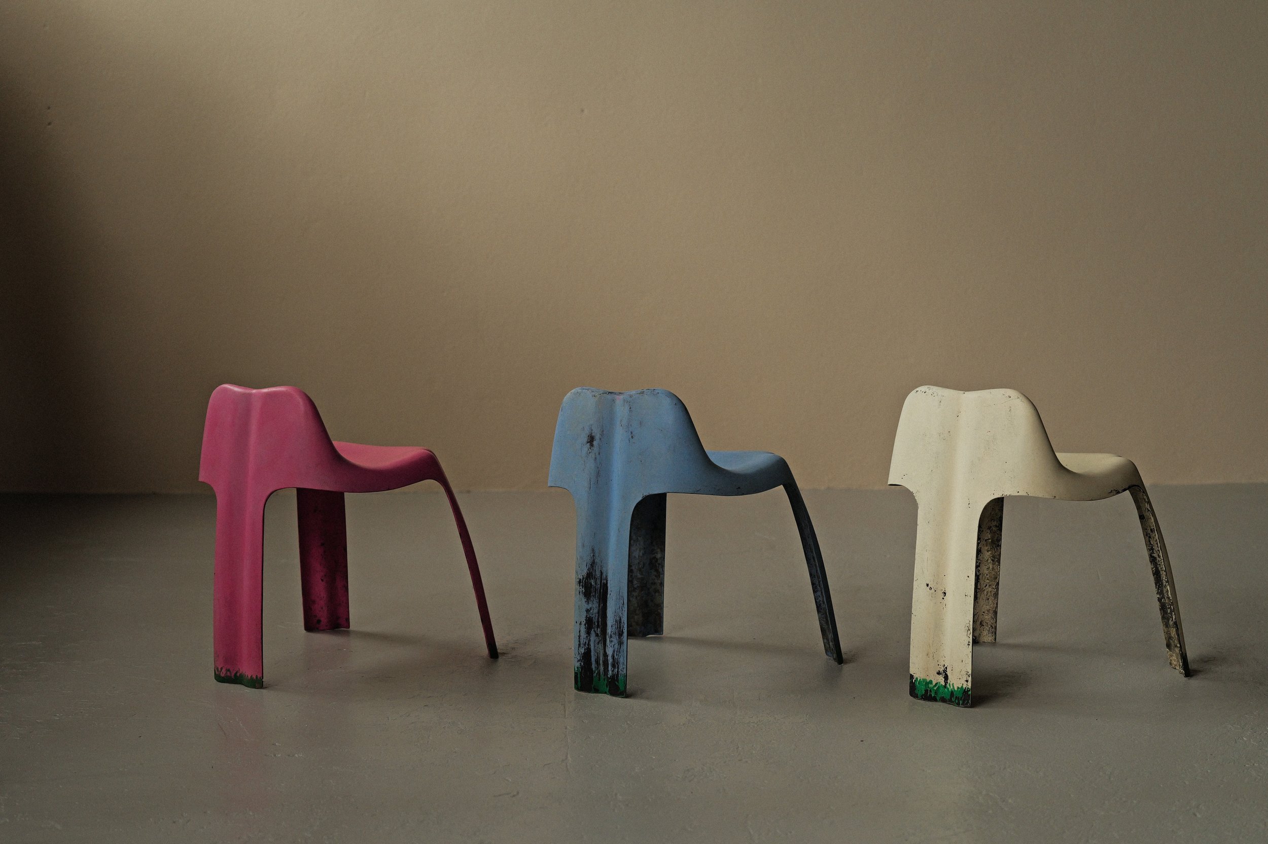 20250512A-chaises-patrick-Gingembre-fibre-de-verre-1970-13.jpg