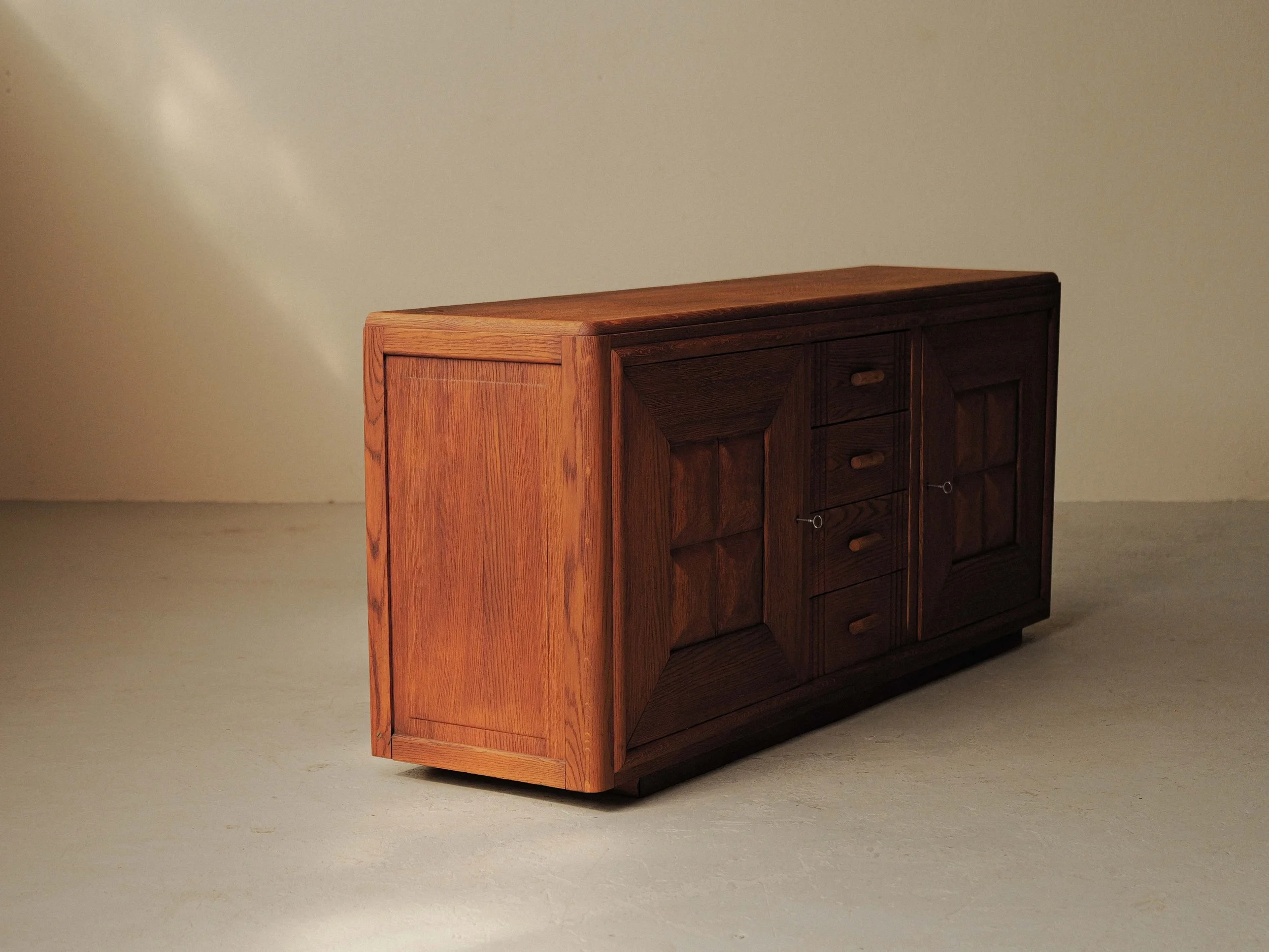 20260704M-Buffet-art-deco-en-chene-et-placage-de-chene-france-vers-1940-1950-12.jpg