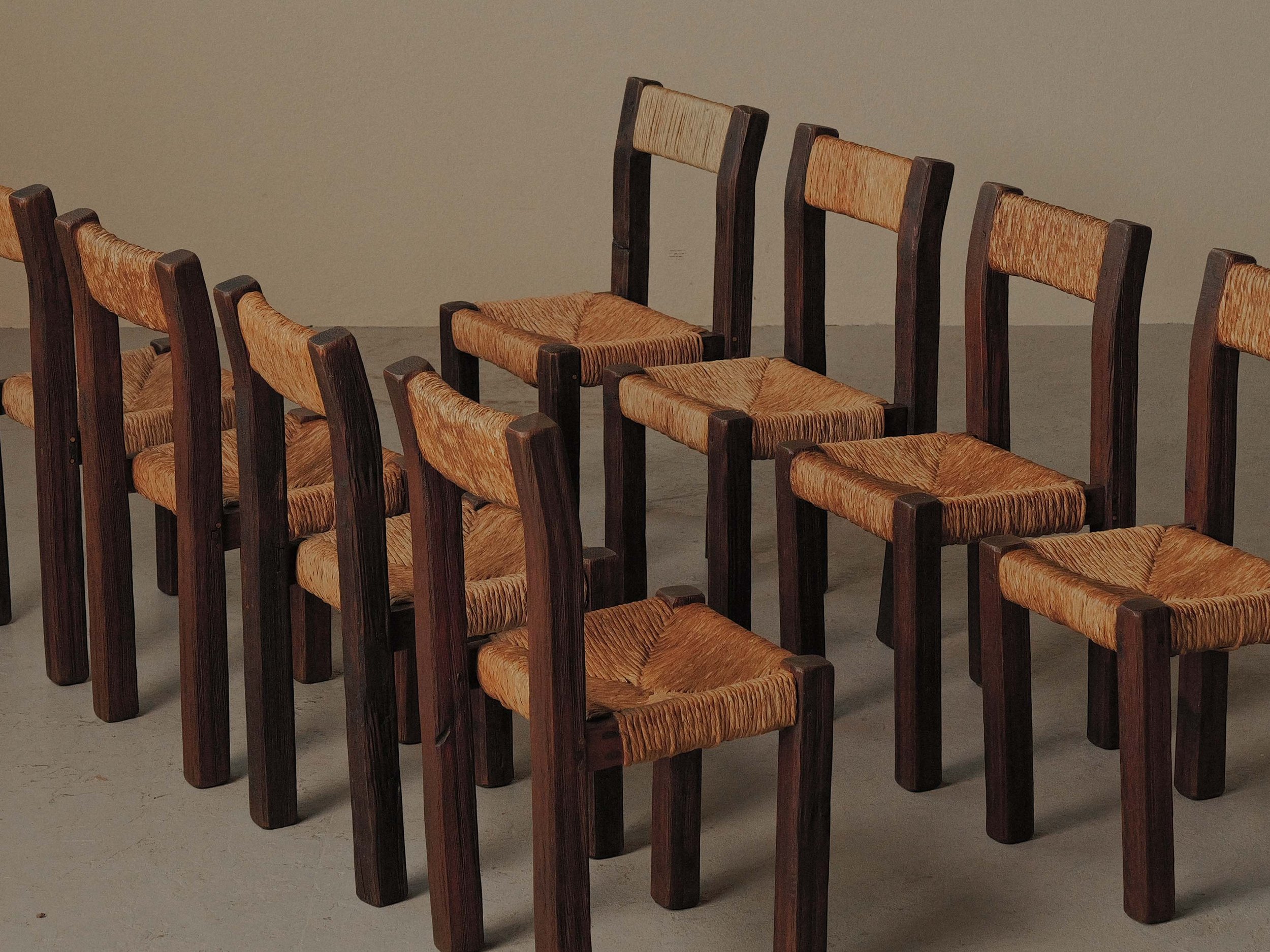 20260628A-et-20260630A2-ensemble-de-8-chaises-en-meleze-massif-et-paille-tressee-travail-artisanal-francais-vers-1960-2.jpg