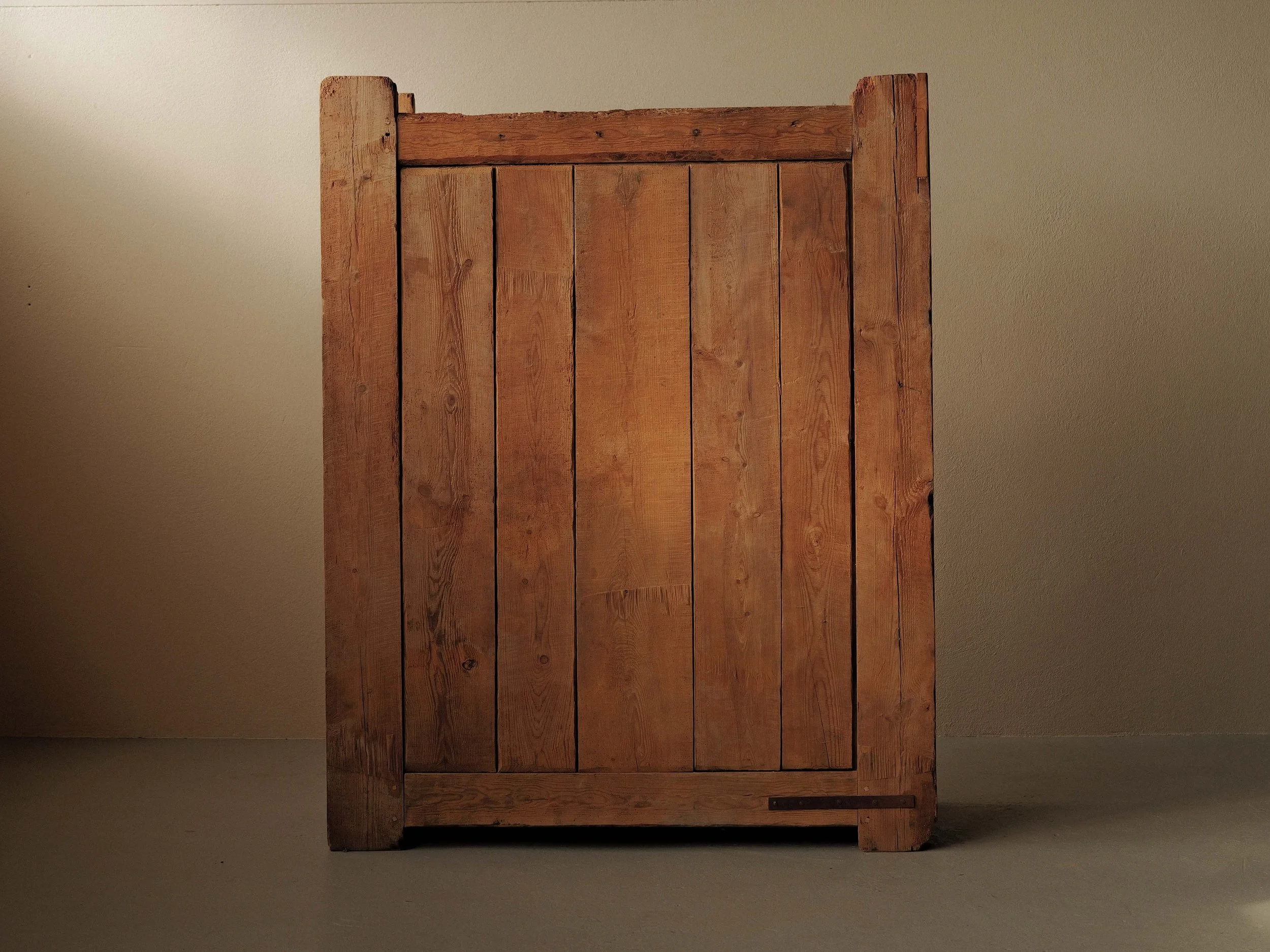 20260224M-meuble-deux-portes-en-pin-massif-dit-presse-a-lin-art-populaire-Lozere-19eme-siecle-20.jpg