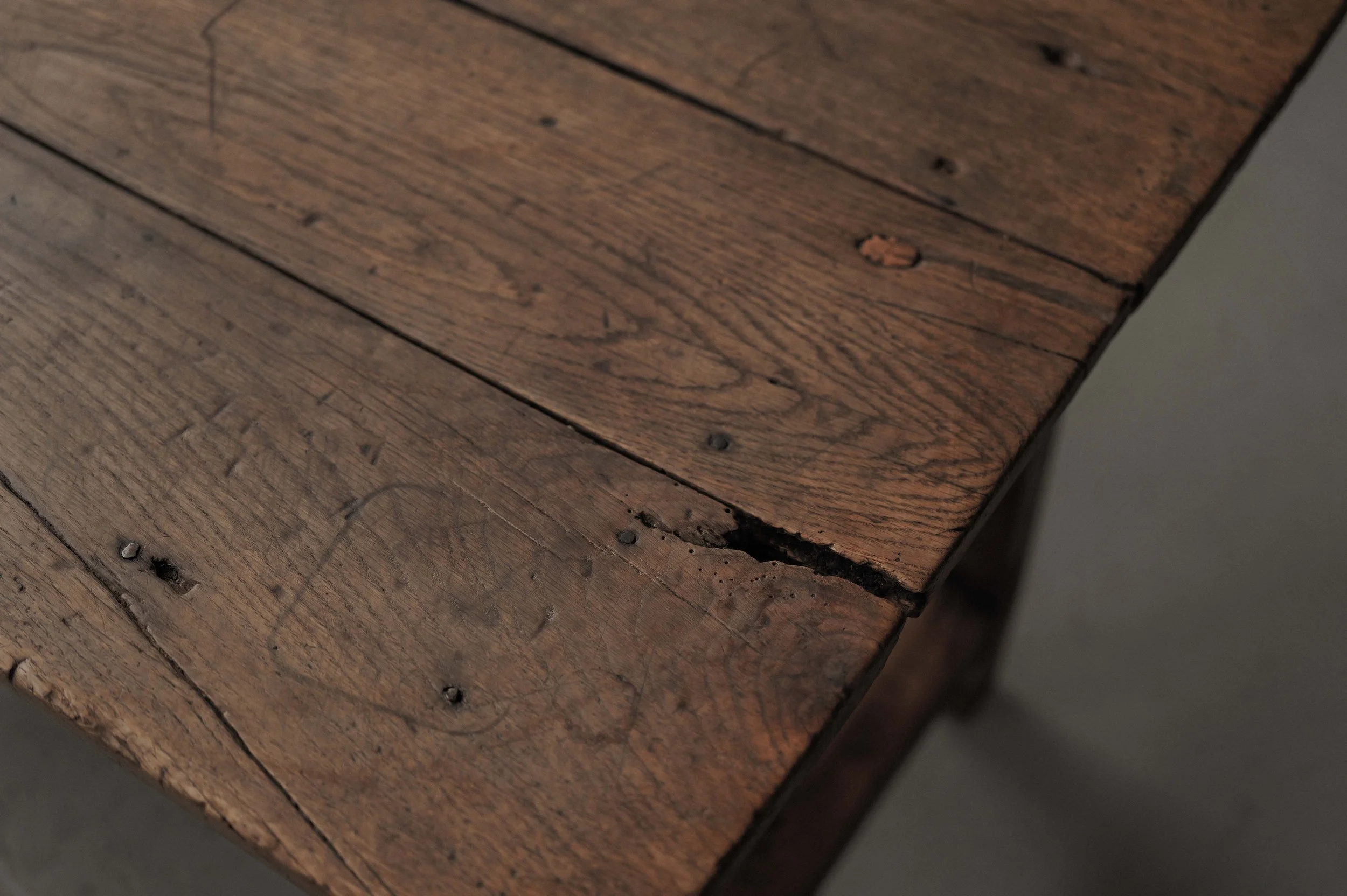 20260117T-table-de-ferme-en-bois-massif-auvergne-1900-8.jpg