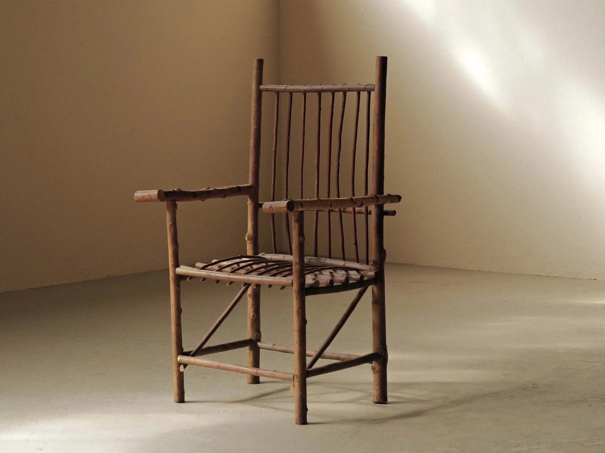 Fauteuil naïf en branches de noisetier, France, vers 1970