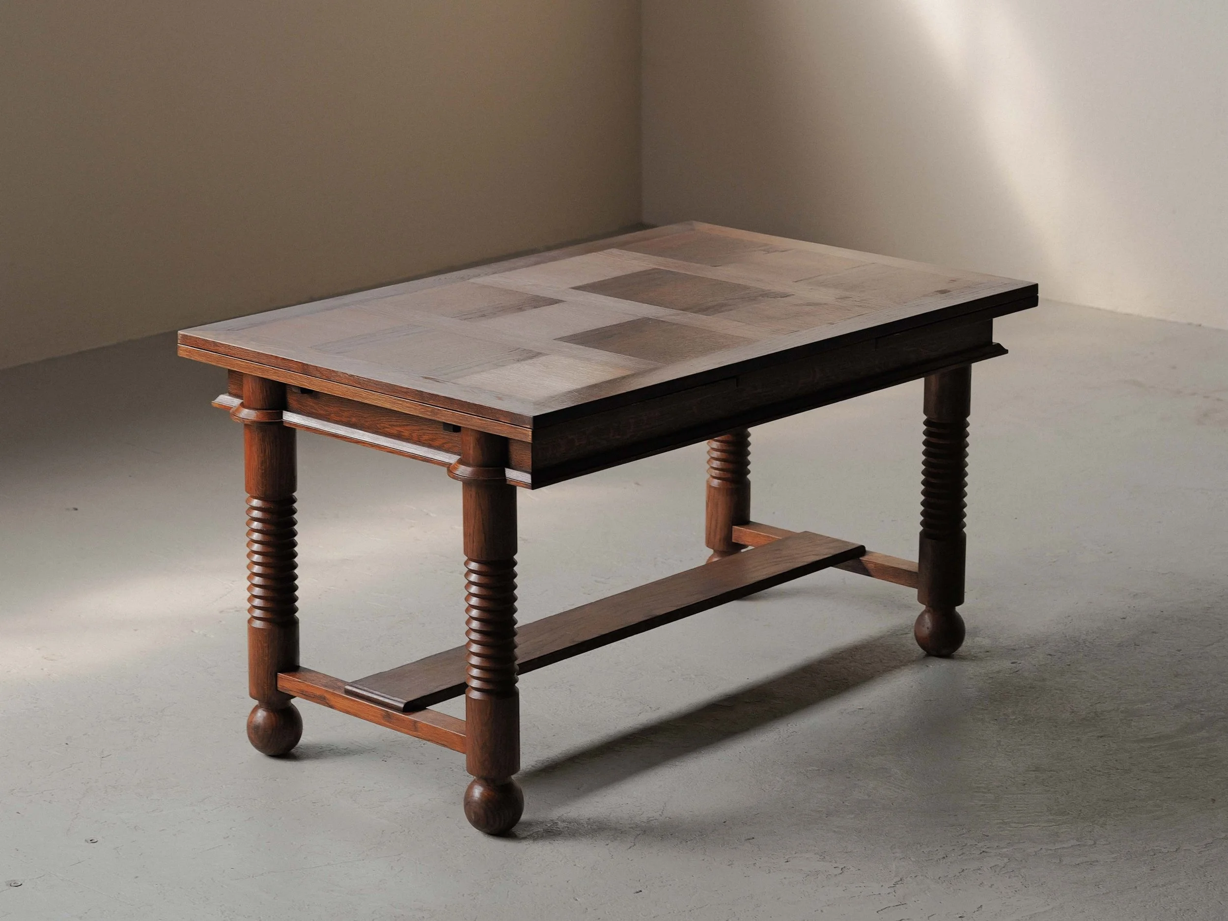 20260420T2-table-regionaliste-chene-travail-francais-1940-1950-2.jpg