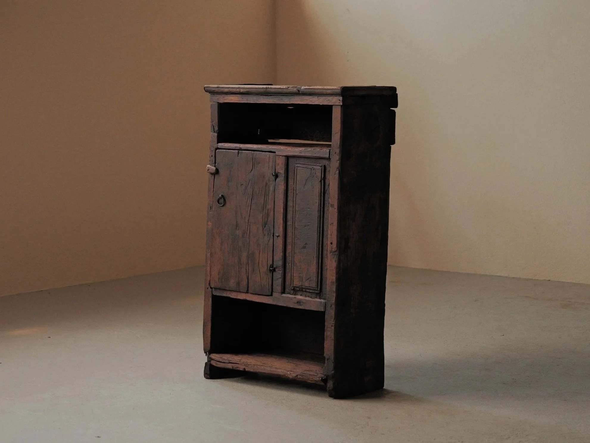 Meuble de montagne en bois massif, XIXème siècle