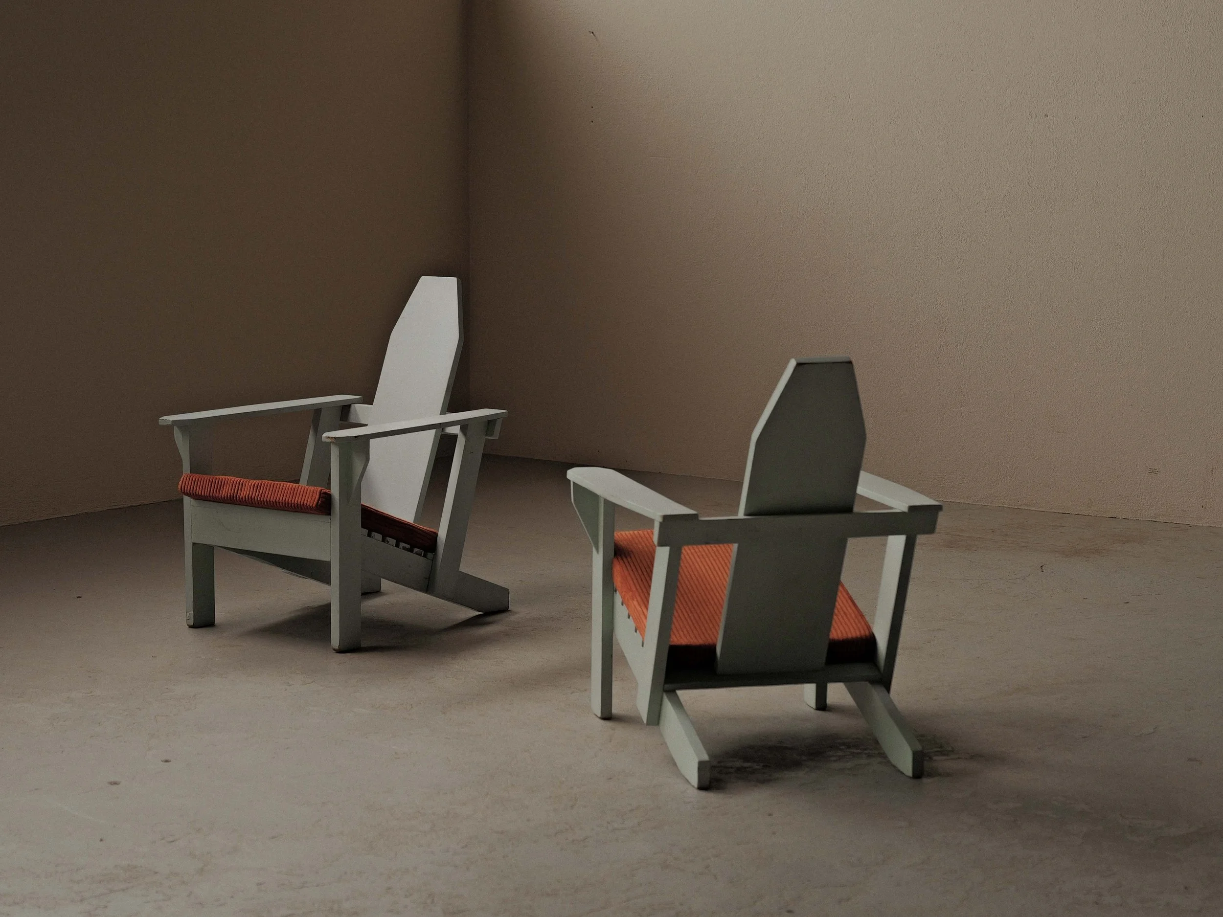 20260921A1-paire-de-fauteuils-modernistes-en-chêne-peint-annees-40-1940-4.jpg