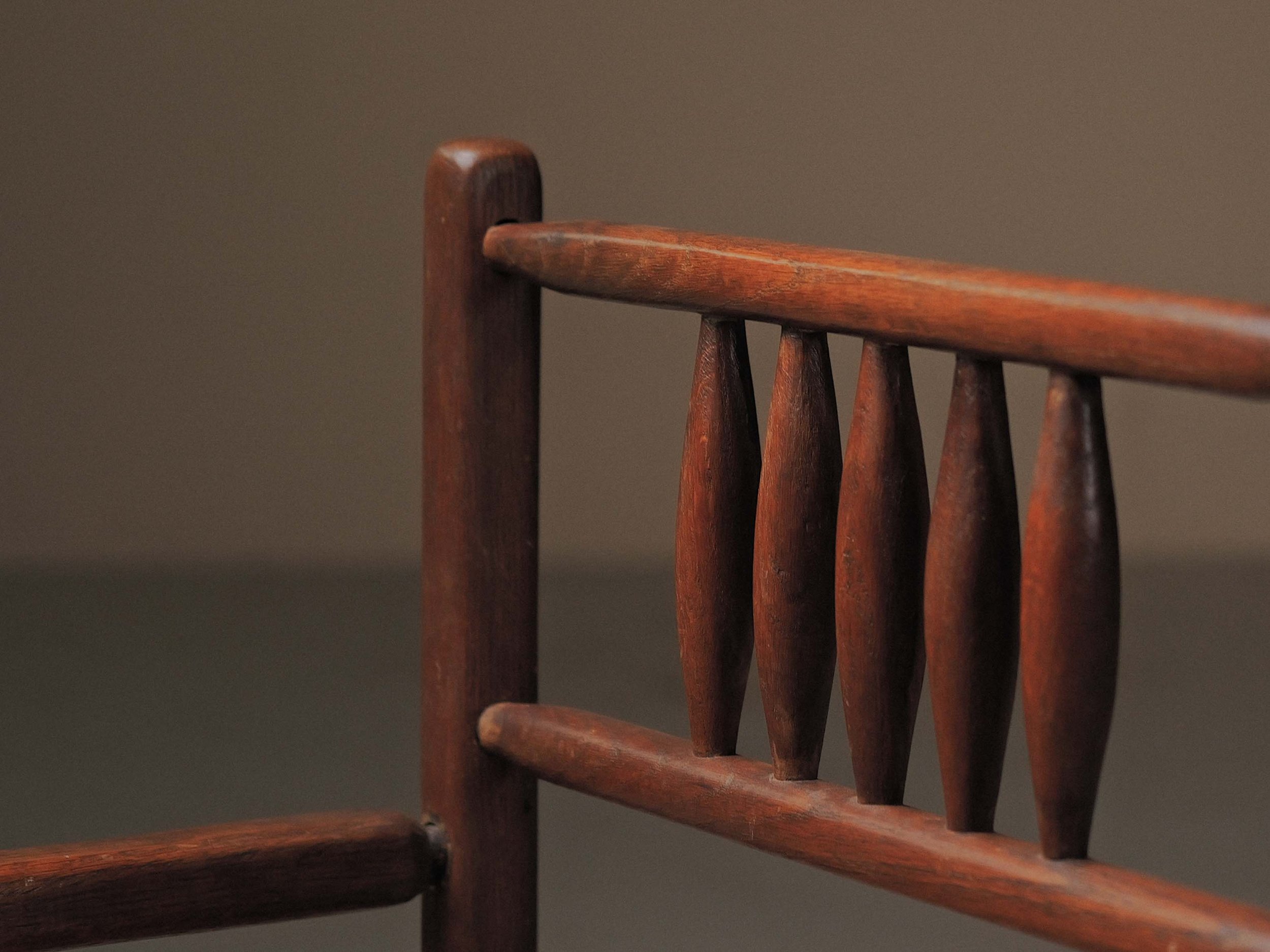 20260421A2-Fauteuil-bois-massif-paille-Vers-1950-17.jpg