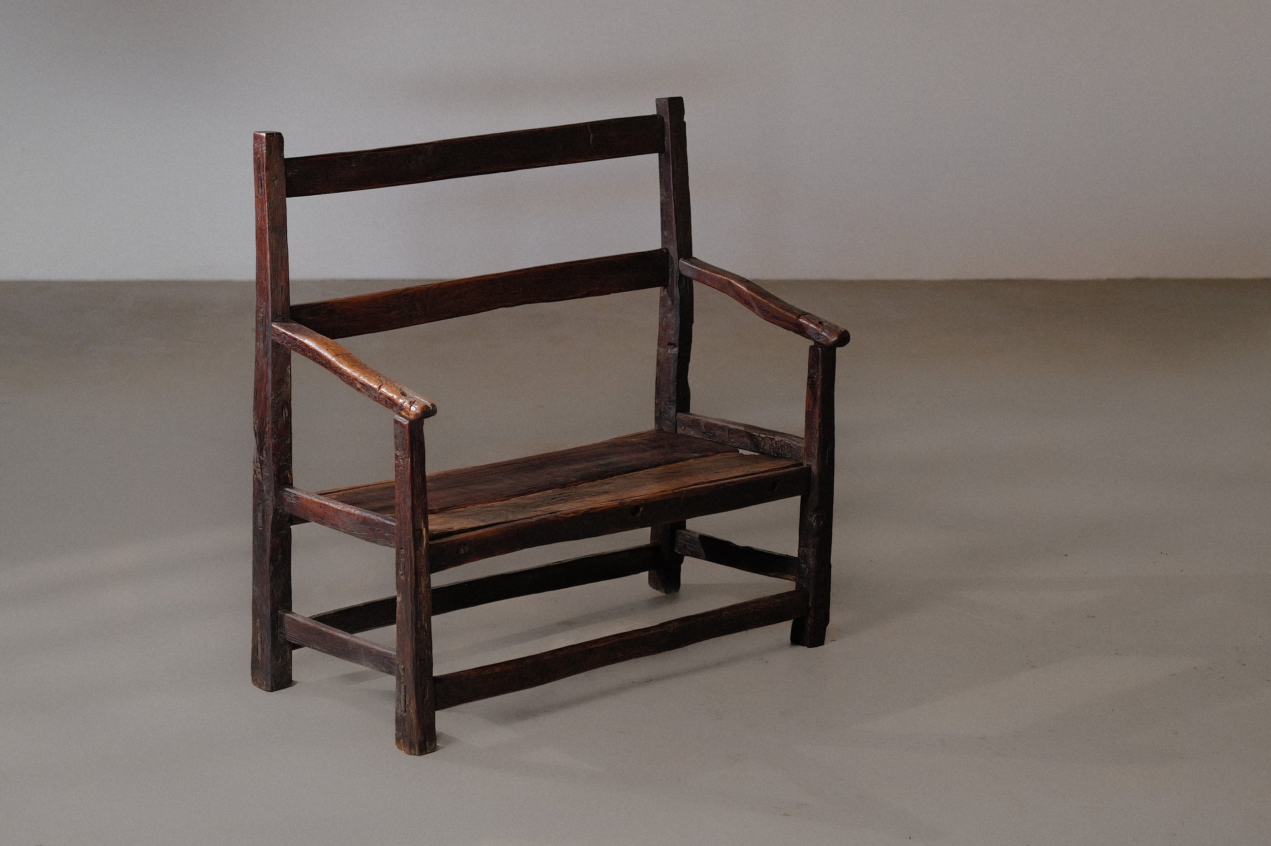 20250408A2-BANC-ART-POPULAIRE-BOIS-MASSIF-19EME-SIECLE-ariege-2.jpg