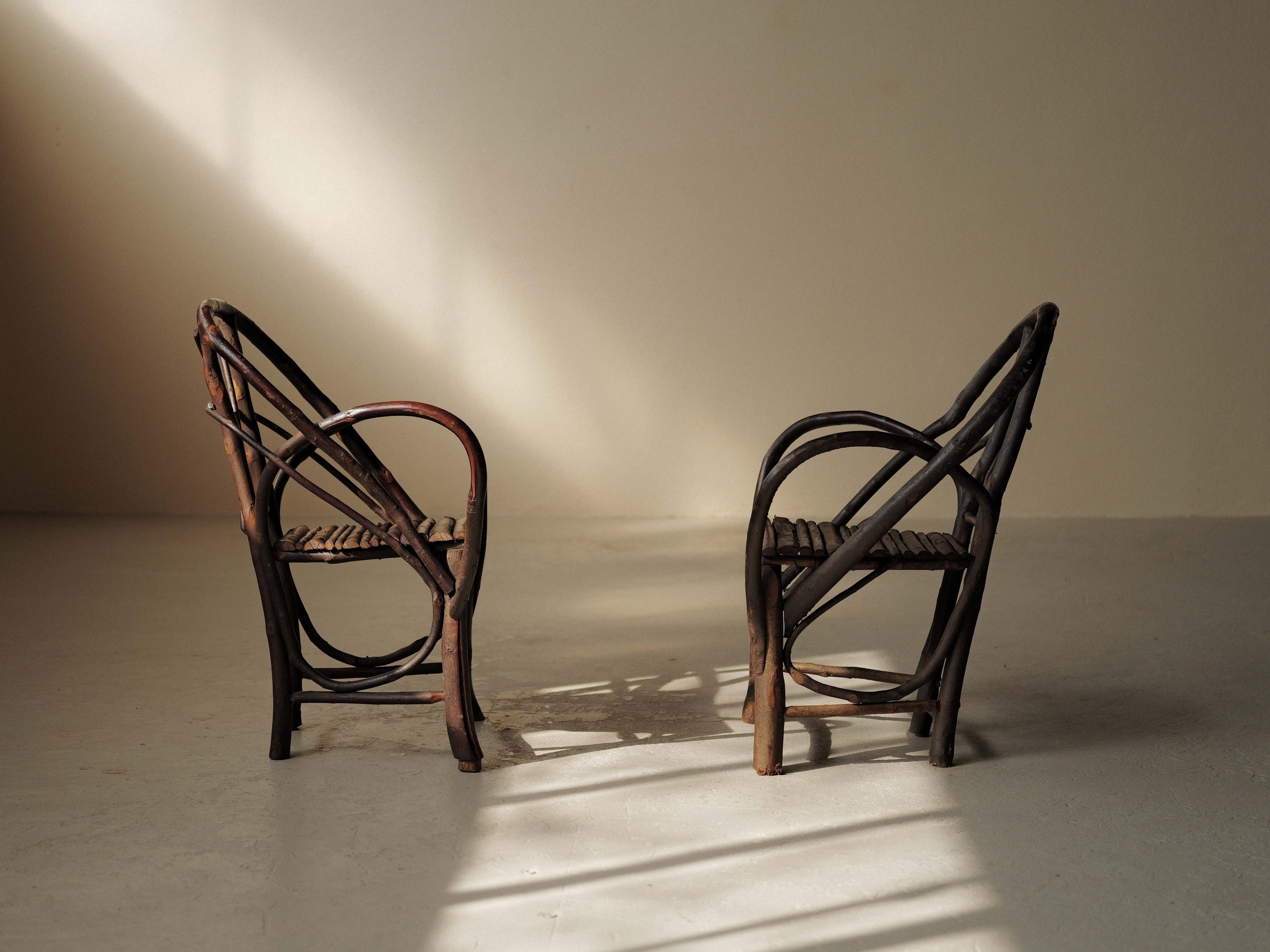 20260319A-paire-de-fauteuils-en-branches-de-noisetier-art-populaire-auvergne-debut-20-eme-siecle-8.jpg