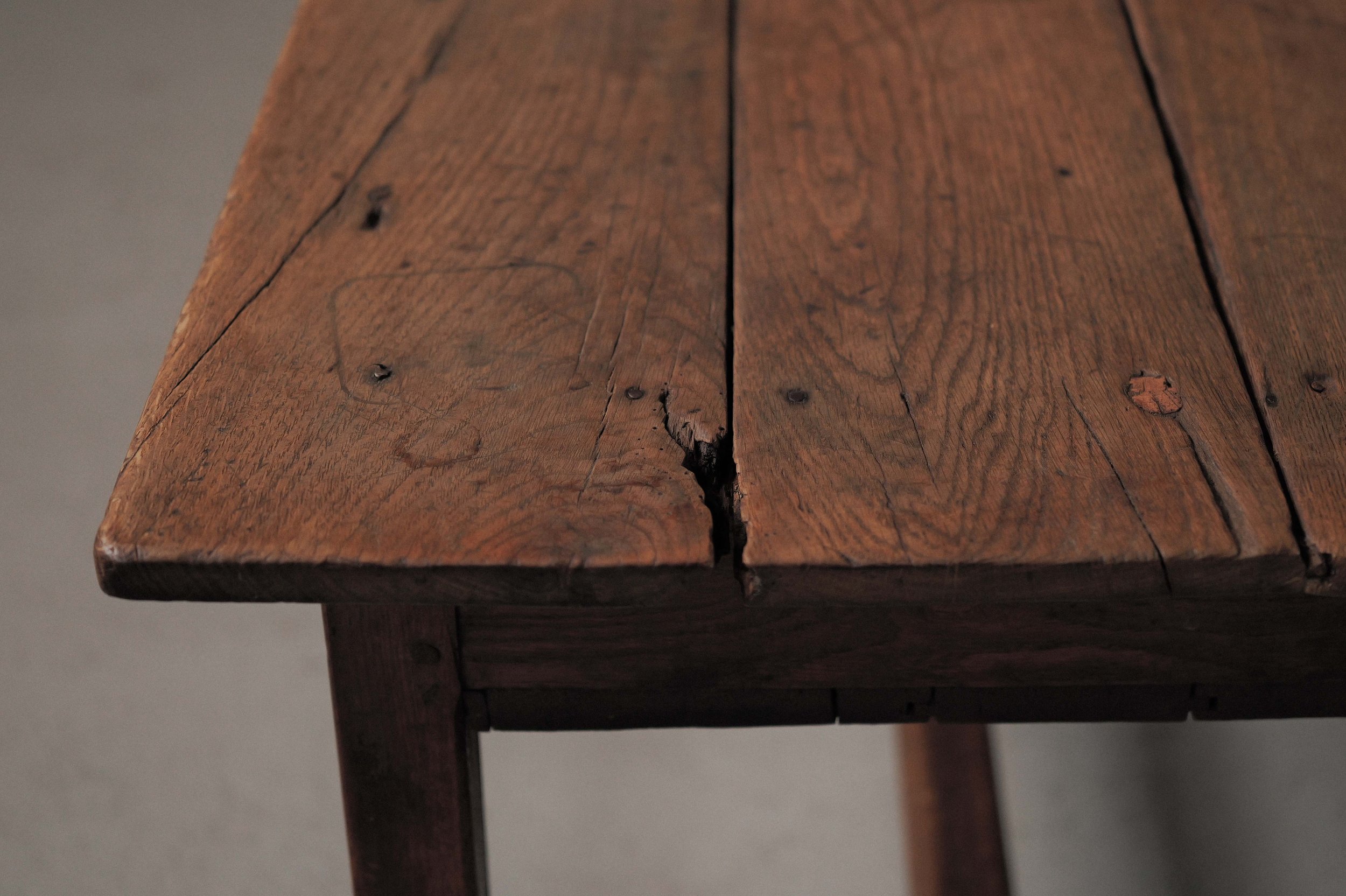 20260117T-table-de-ferme-en-bois-massif-auvergne-1900-2.jpg