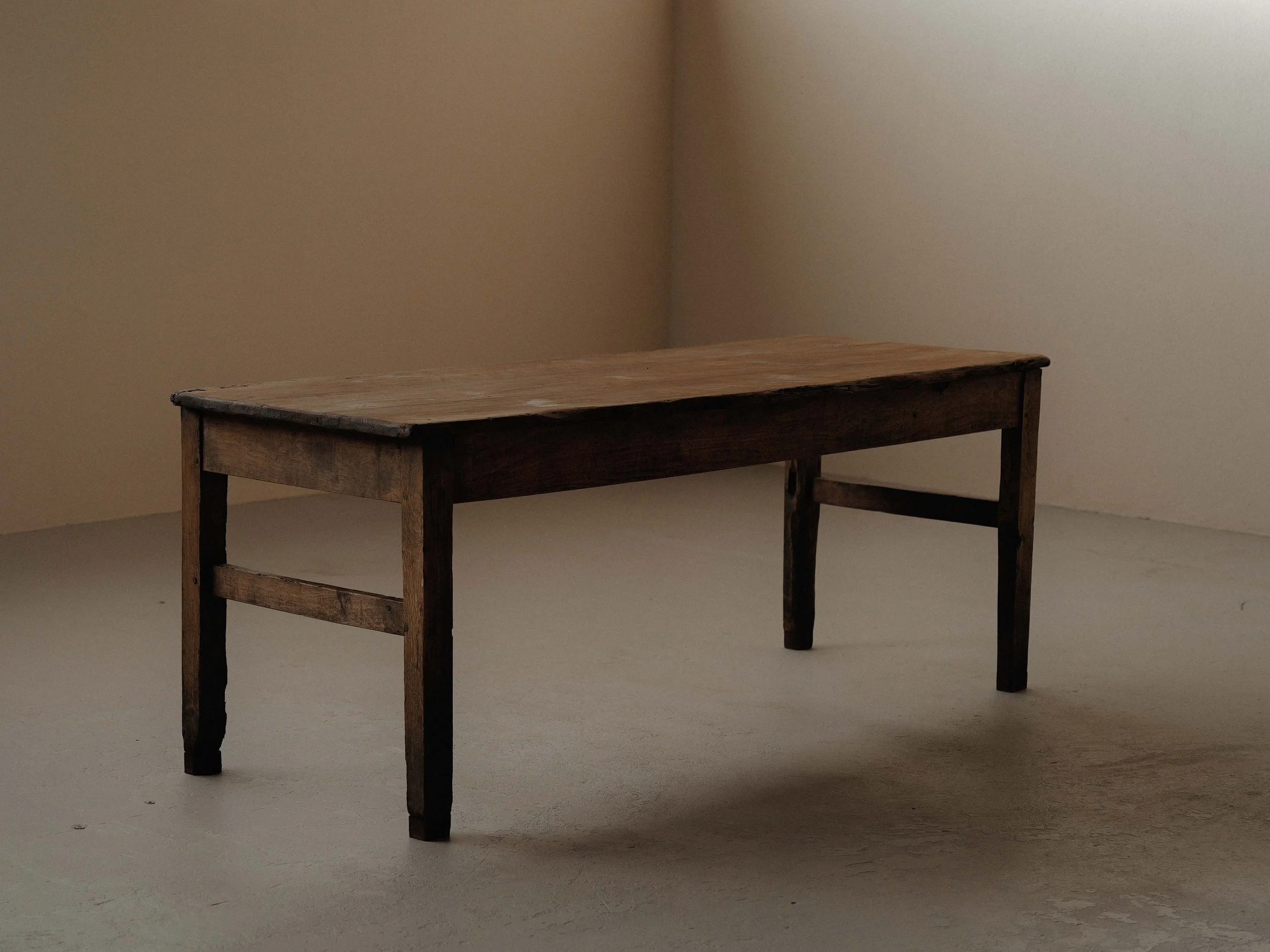 Table de ferme en bois massif, Auvergne, vers 1900