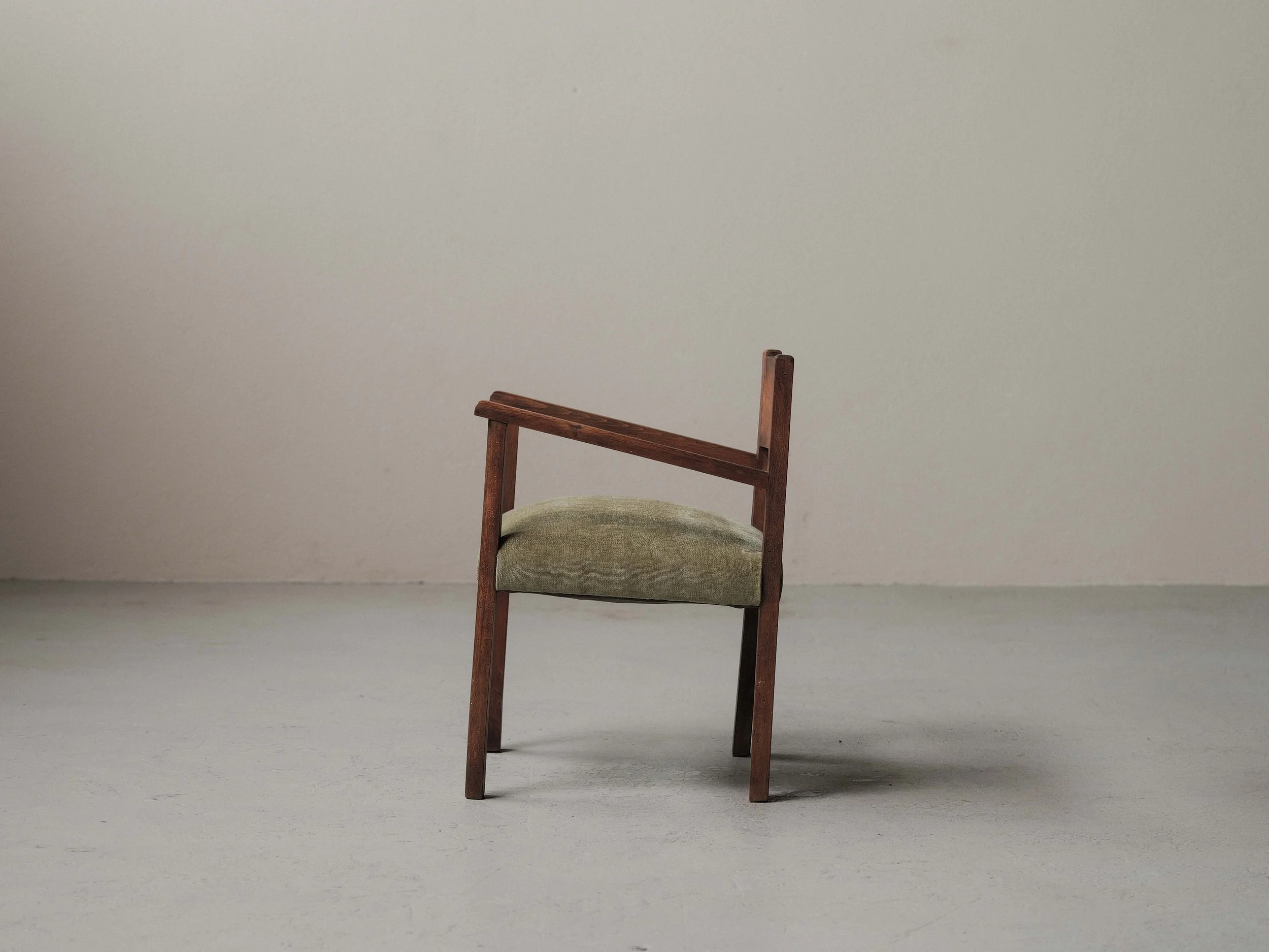 20260421A3-fauteuil-moderniste-bois-massif-et-tissu-france-vers-1950-6.jpg
