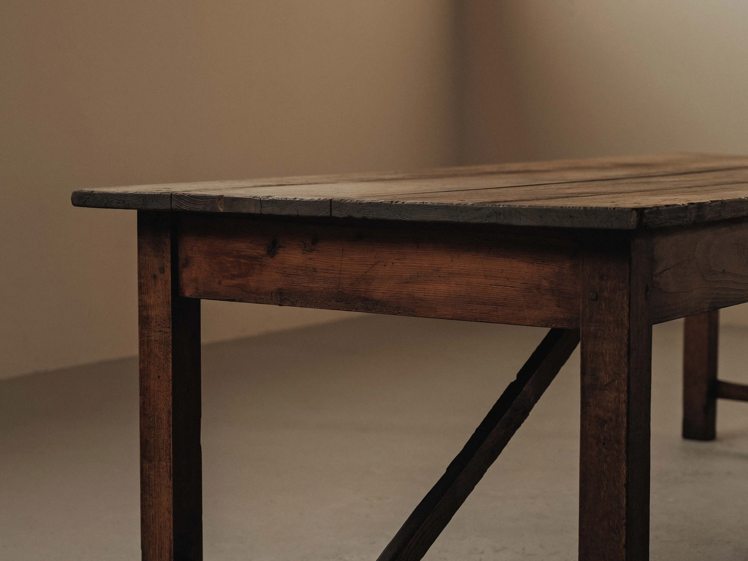 20251126T1-table de ferme-bois-massif-auvergne-vers-1900-8.jpg