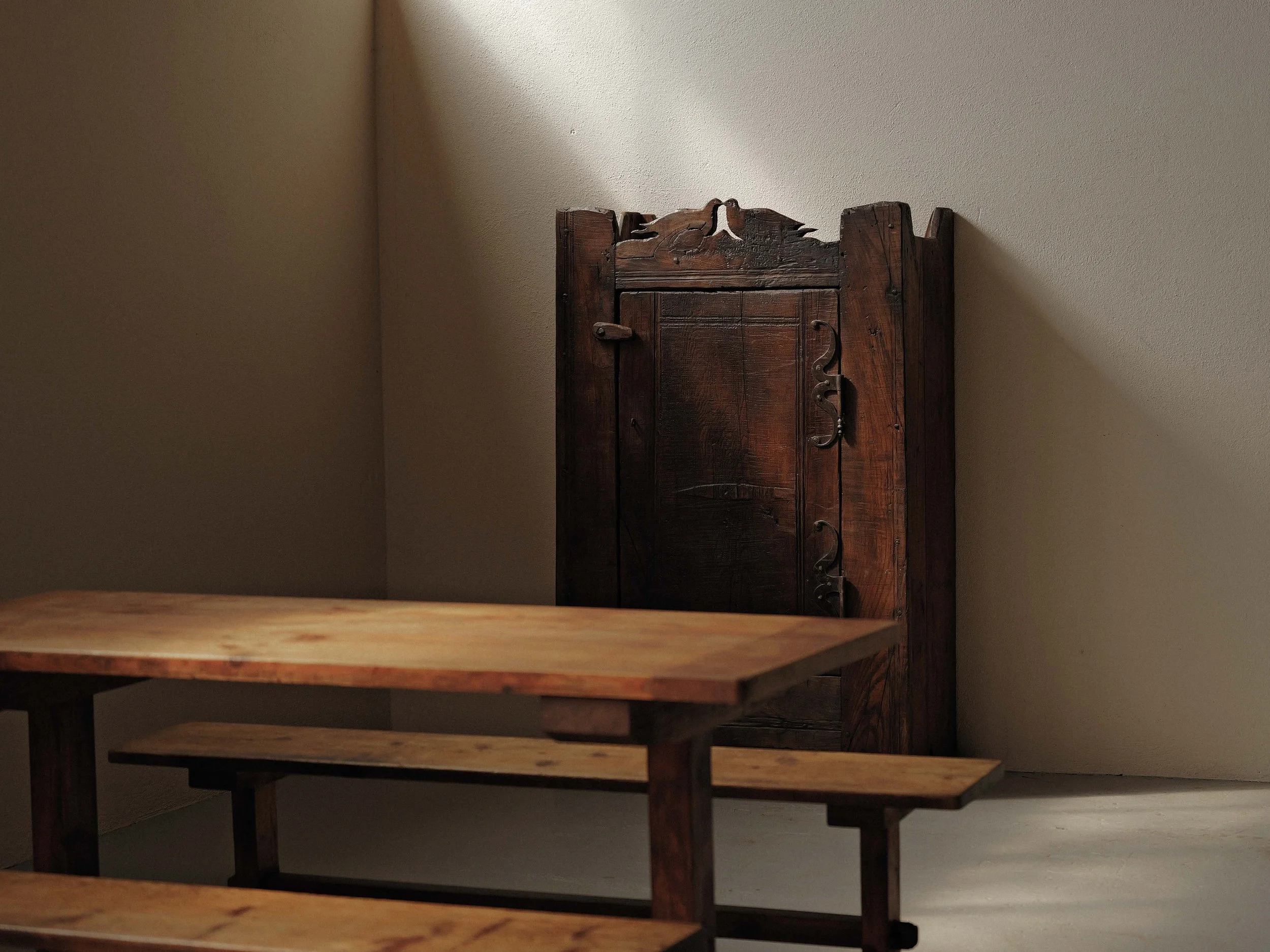 20260402M2-meuble-en-chataignier-massif-art-populaire-restaurée-ardeche-15.jpg