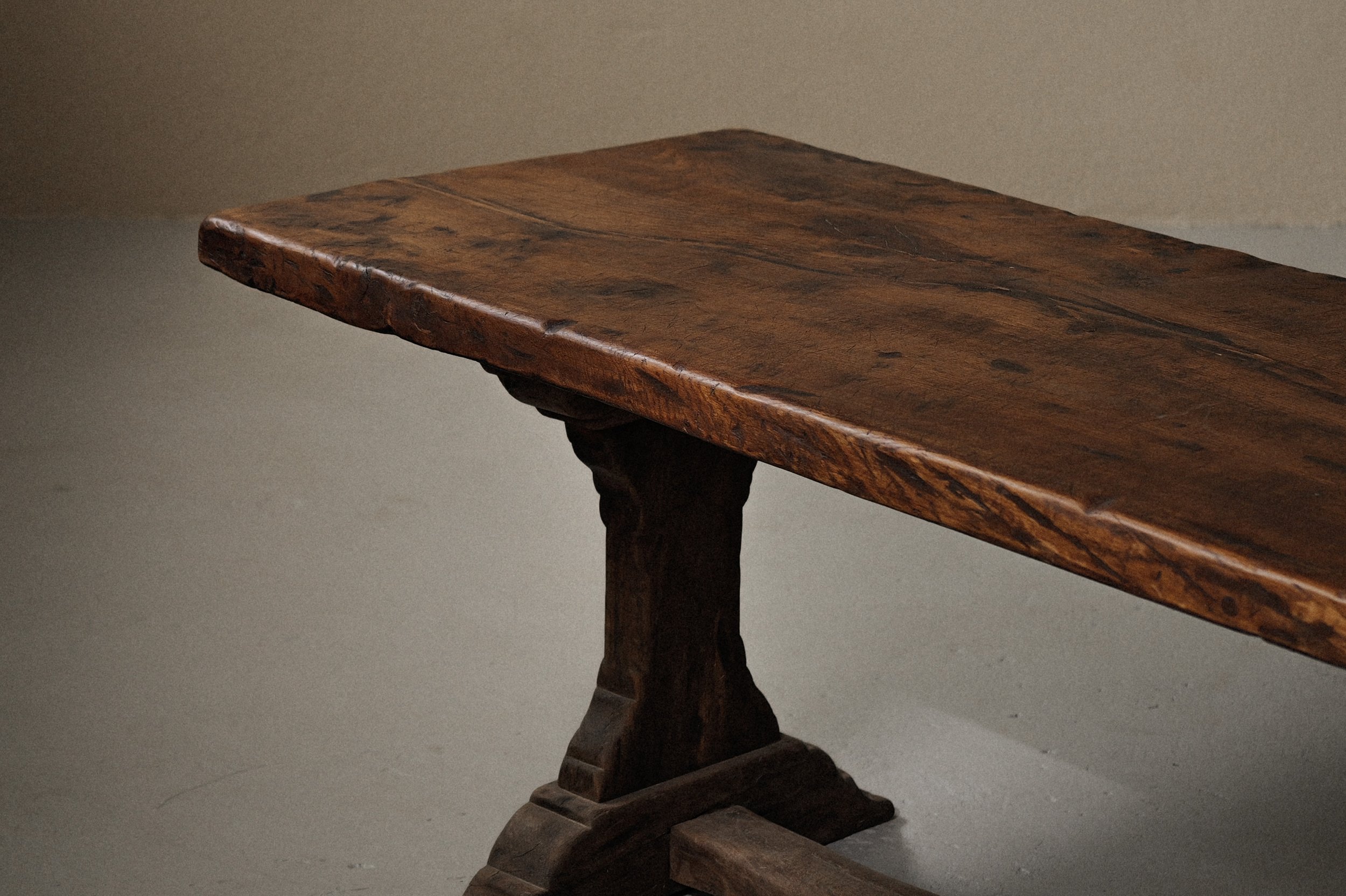 20250630T-table-monastere-chene-massif-1900-6.jpg
