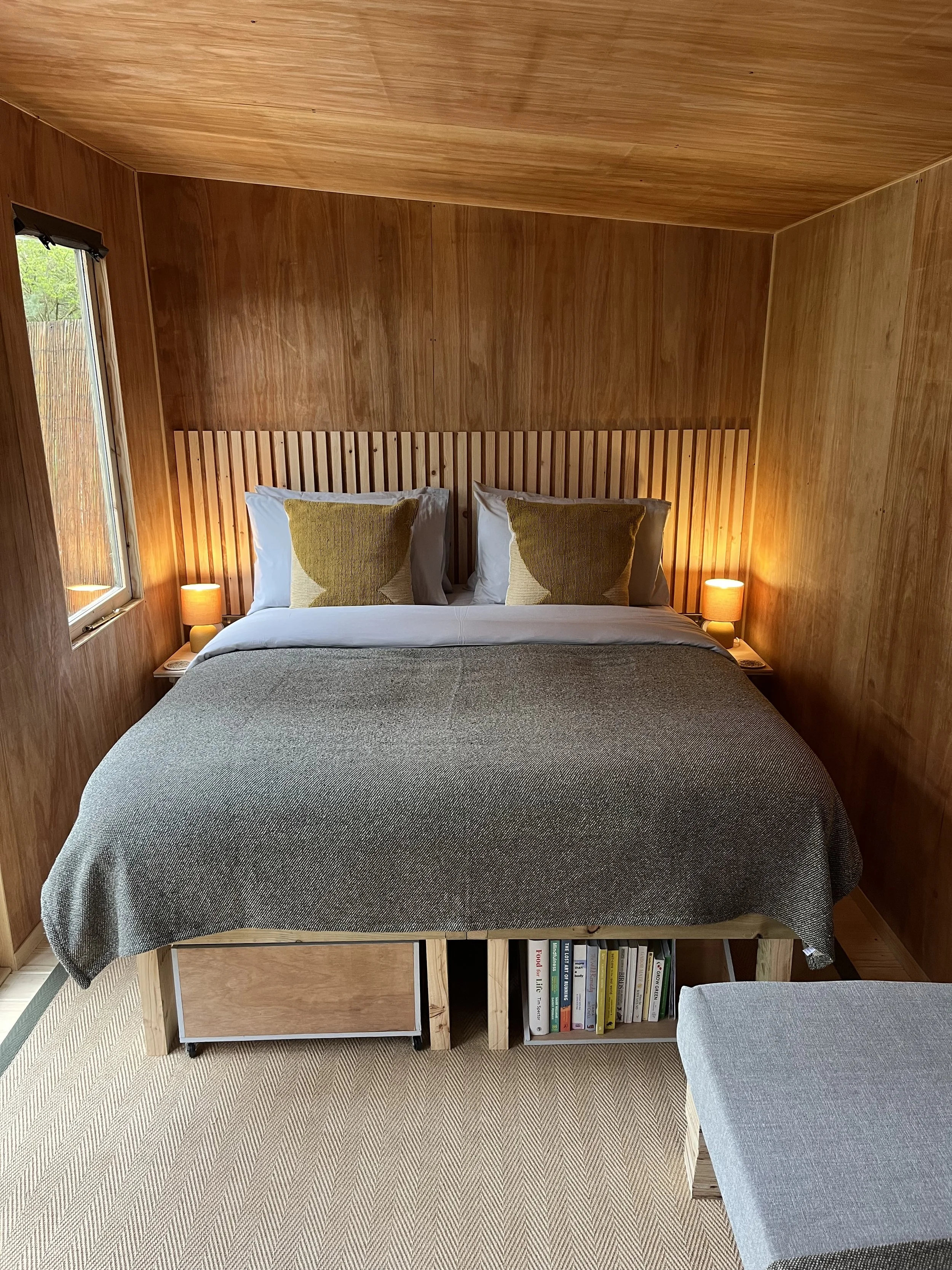 THE GARDEN CABIN - KING.JPG