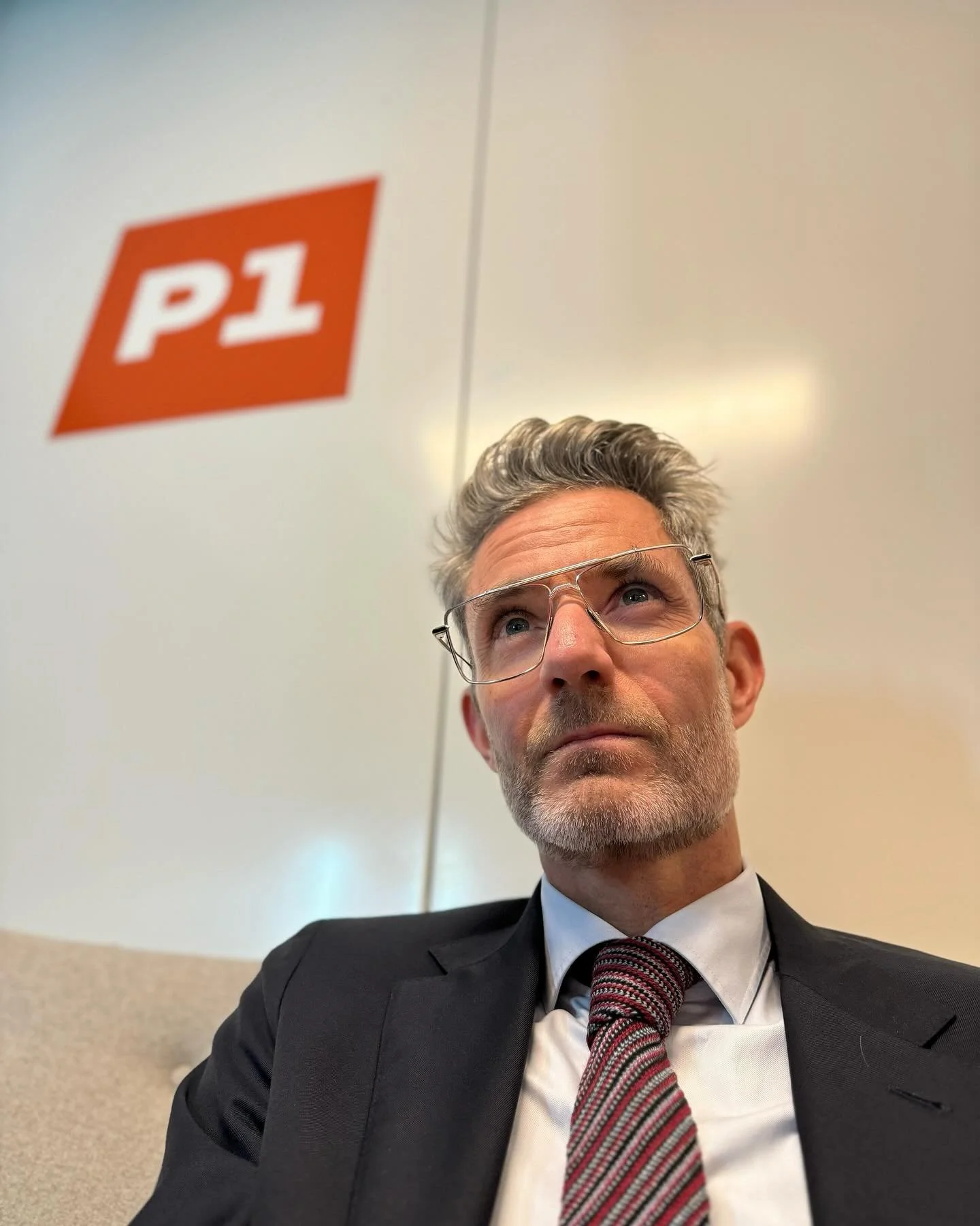 Var i P1 Tabloid i g&aring;r aftes og tale med Marie Louise Toksvig om TV2&rsquo;s tvivlsomme h&aring;ndtering af et navneforbud i en af mine sager. Og om, hvorfor jeg har ment mig n&oslash;dsaget til at melde TV2 til politiet for hvad der ligner gen