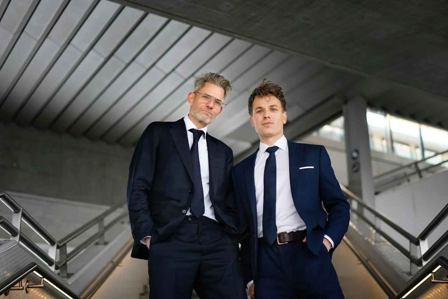 Det er en FREMRAGENDE dag hos @schoennemann_advokatfirma. Vi byder nemlig velkommen til et juridisk talent, som p&aring; bem&aelig;rkelsesv&aelig;rdigt kort tid har gjort sig g&aelig;ldende i landets retssale. Med tyngde, klarhed og gennemslagskraft.