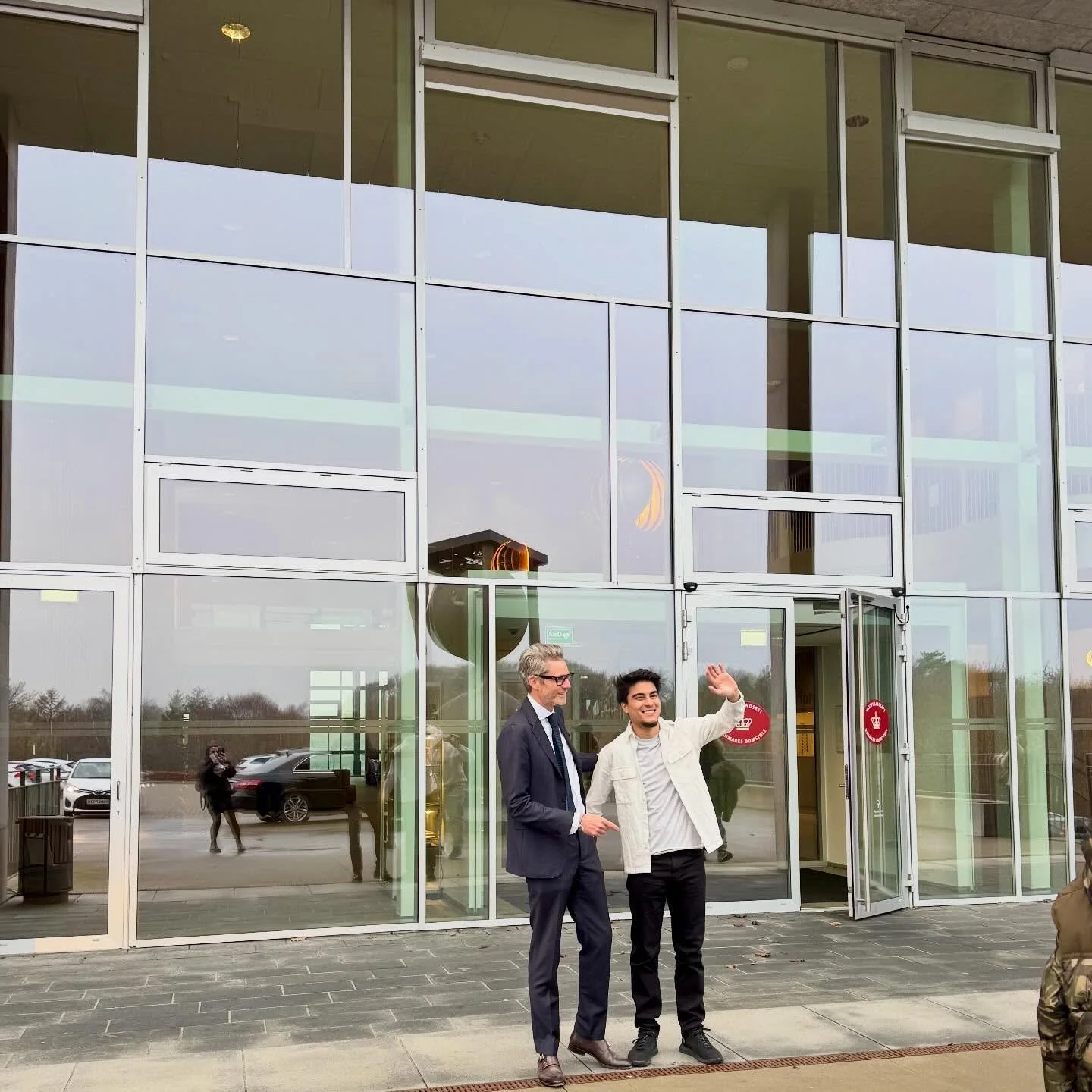 Min klient er i dag i Vestre Landsret blevet frifundet for drabsfors&oslash;g - efter han (med en anden forsvarer) blev d&oslash;mt og fik 12 &aring;rs f&aelig;ngsel i byretten.

Han er selvf&oslash;lgelig utroligt glad. Det er jeg ogs&aring;. Det en