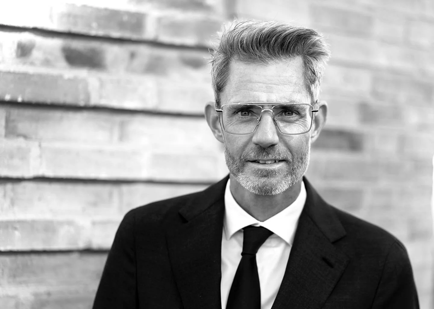 Jeg er g&aelig;st i denne uges afsnit af Ekstra Bladets (@ekstrabladet) &lsquo;Bag Vesten&rsquo; og taler med Cecilie Erland og Brian Sandberg (@sandberg_brian) om rollen som forsvarer. Om dilemmaer og overvejelser. Og om retf&aelig;rdighed.
Link i b