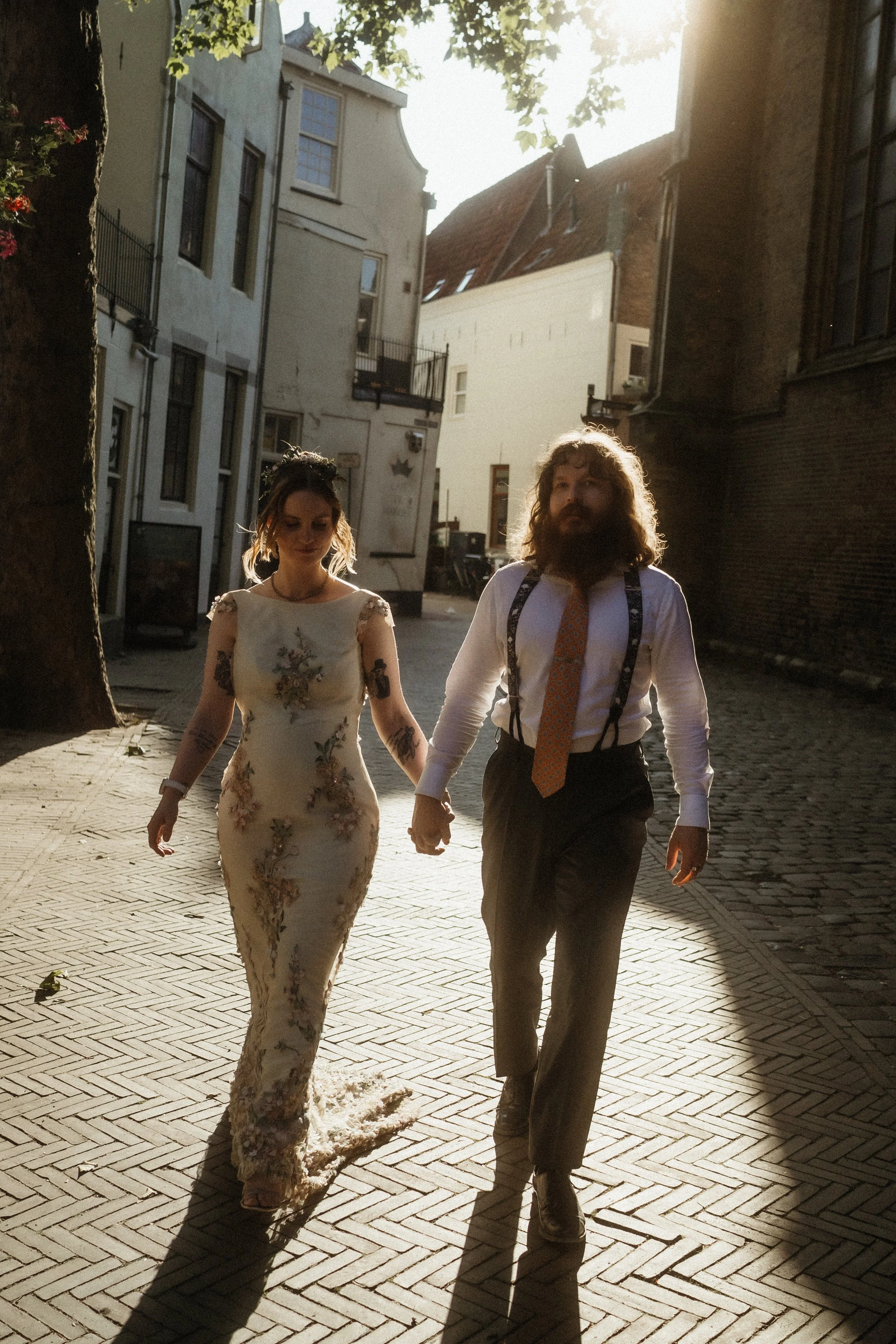 Sarah en Niilo op hun trouwdag. Foto gemaakt door Naomi van der Kraan.