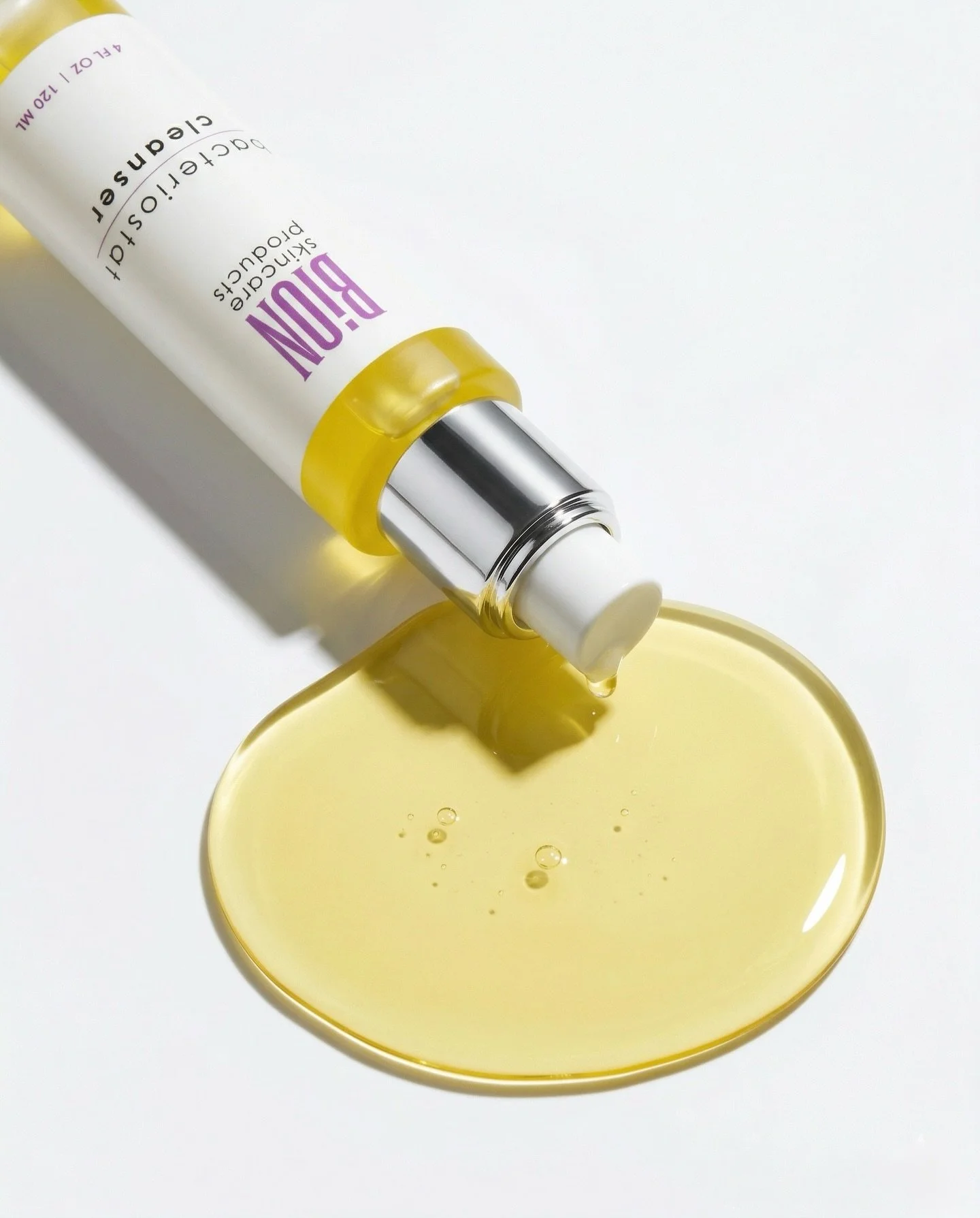 Tulehtuneen ihon hoidossa puhdistus ei ole pelkk&auml; perusvaihe, vaan keskeinen osa ihon tasapainottamista 💛

Bacteriostat Cleanser on suosituin puhdistusgeelimme, kehitetty erityisesti akne- ja ruusufinni-iholle. Se auttaa puhdistamaan huokosia, 