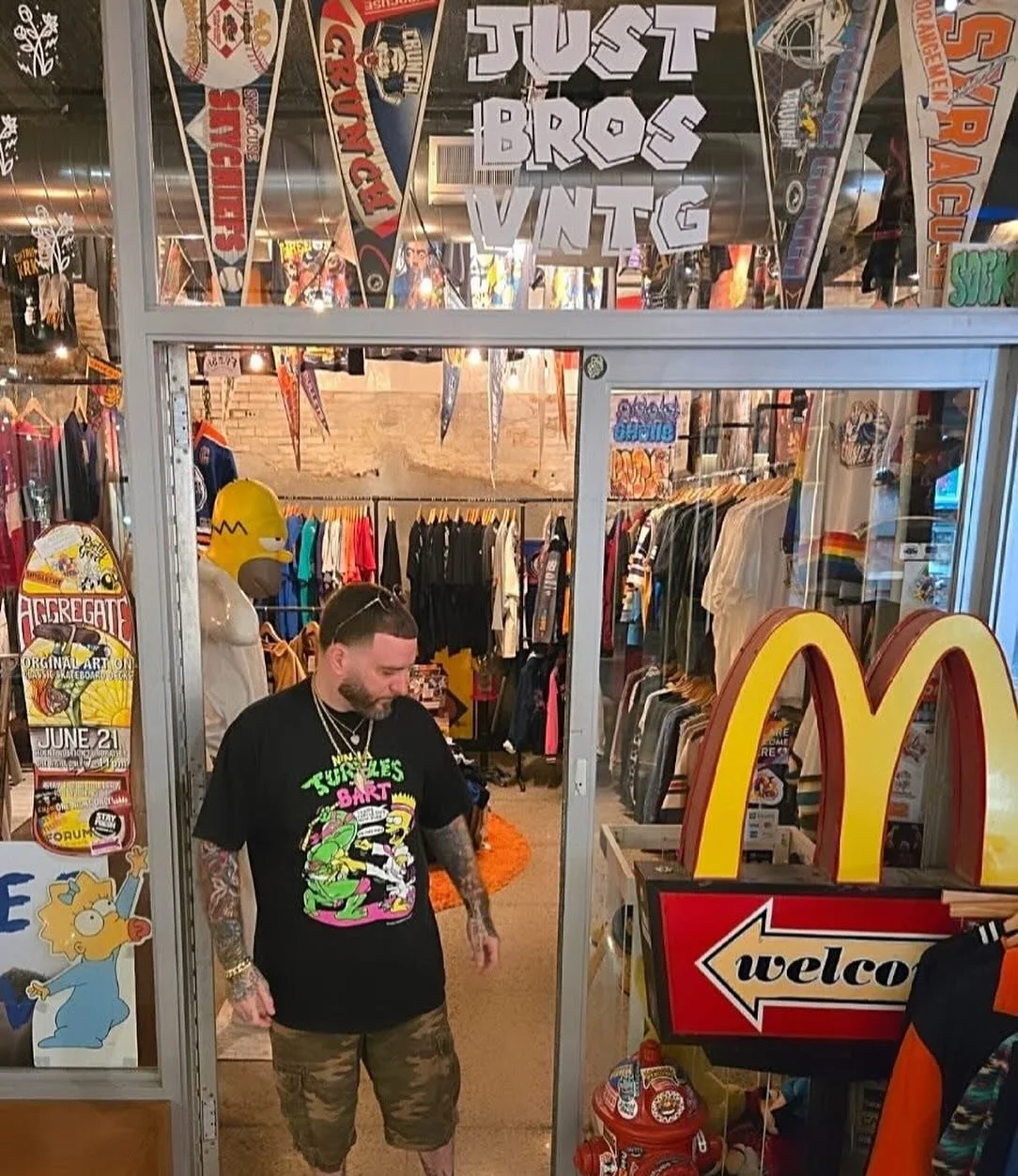 @just_bros_vintage  slinging vintage until 4pm today. Come gear 🆙