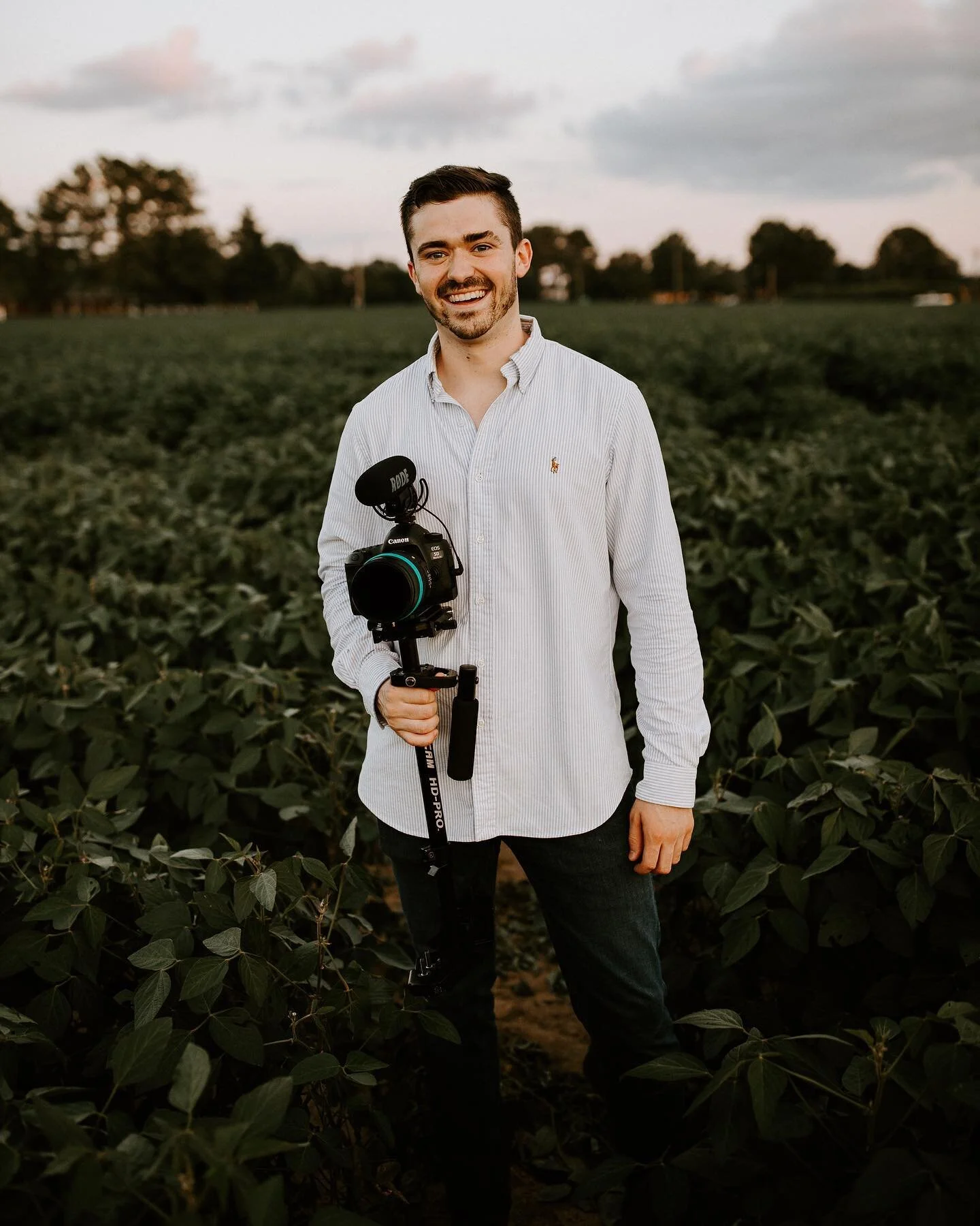 Creating with purpose 
.
📸: @rendytaylorphotography 
.
.
.
.
.
.
.
.
.
.
.
#film #create #inspire #wedding #throwback #views #glidecam #cinema #canon @canonusa @industryjump @glidecam #mood #life #weddingday #nashvillevideographer #tennessee #frame 