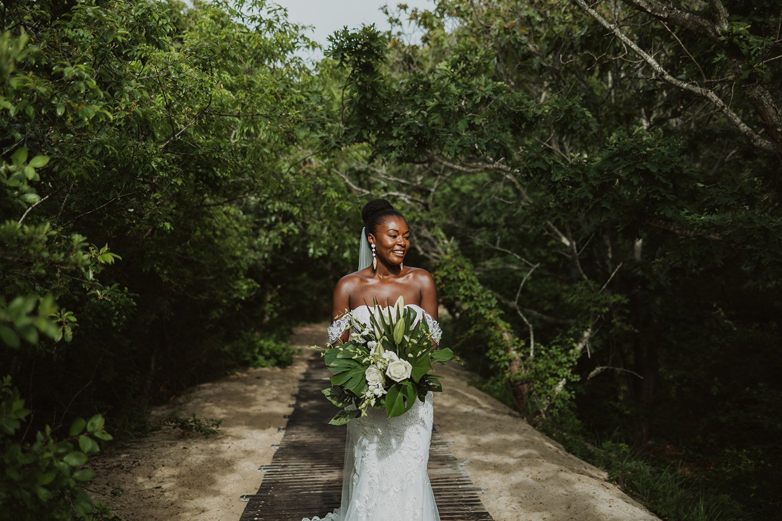 2.Madjeen& Walter- Martha's Vineyard Elopement-June 12, 2022- Larisa Stinga Photography-039_websize.jpg