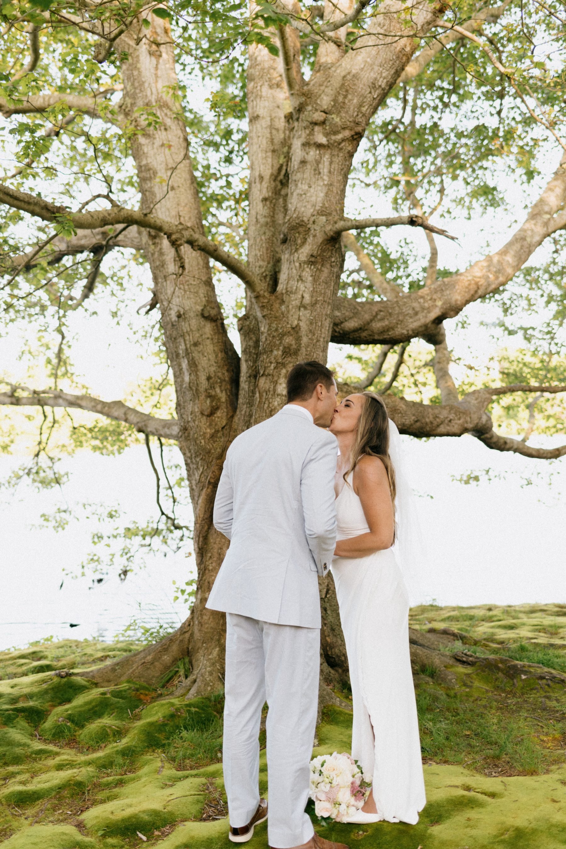 7.DSC_5408_scarlette_jeremy_marthas_vineyard_elopement_june_21_2022.jpg