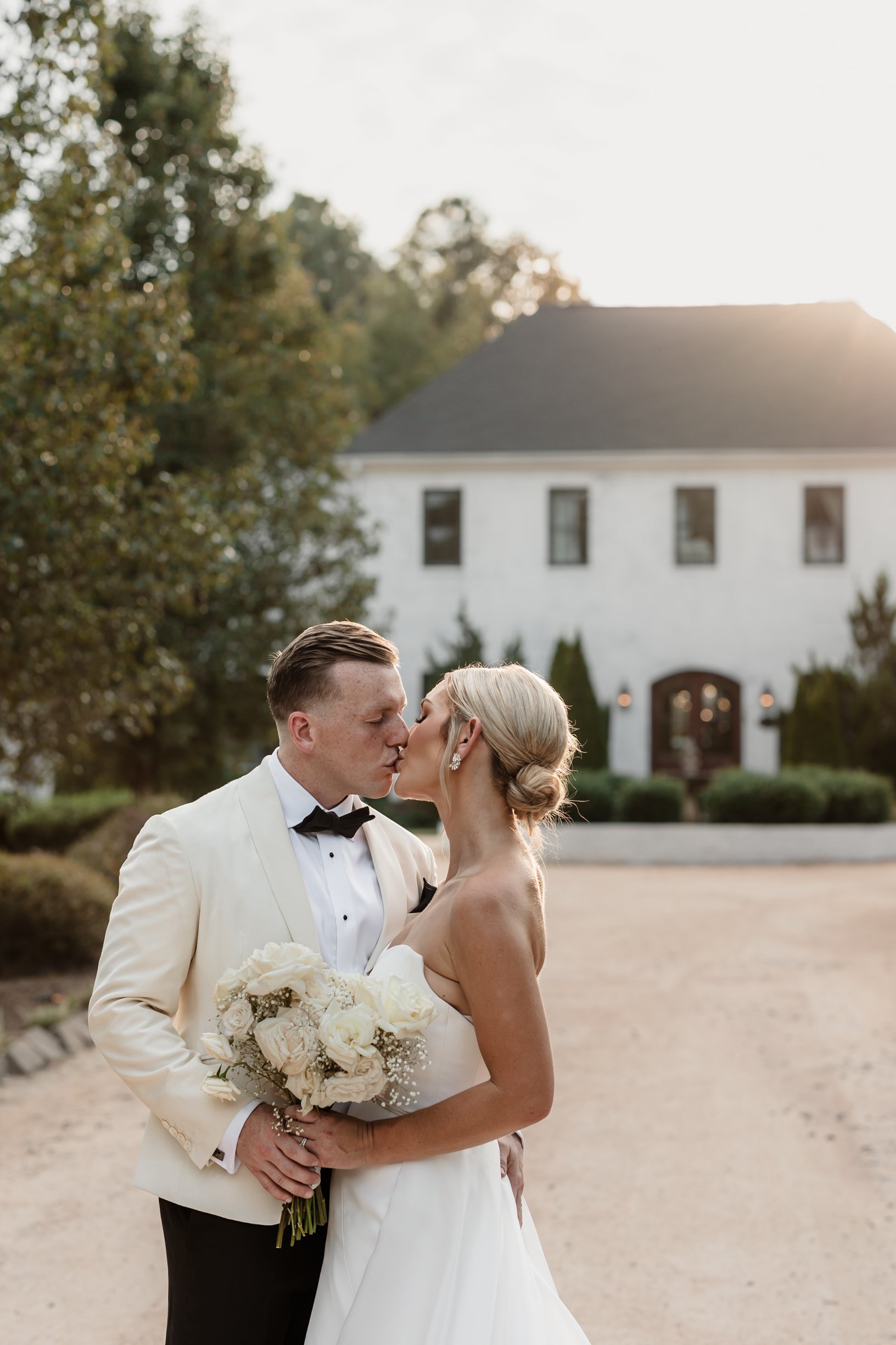 Jessica + Josh | Modern Elegance at The Bradford in Raleigh, North Carolina