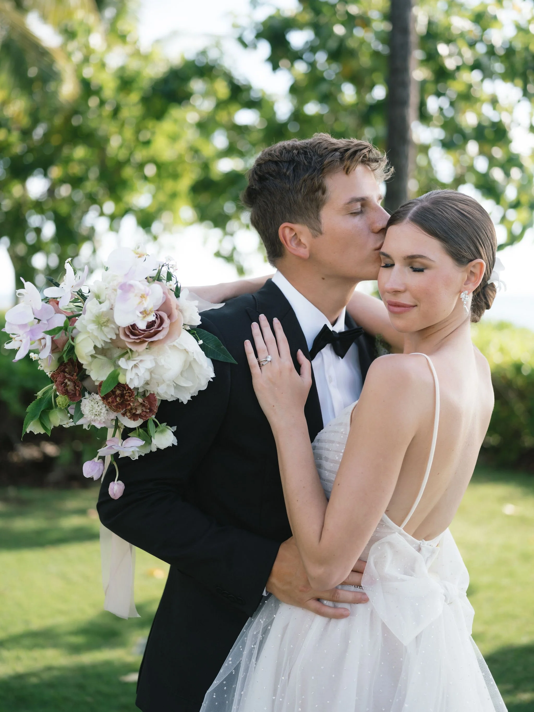 EclecticEleganceLLC_Hawaii-wedding-6.jpg
