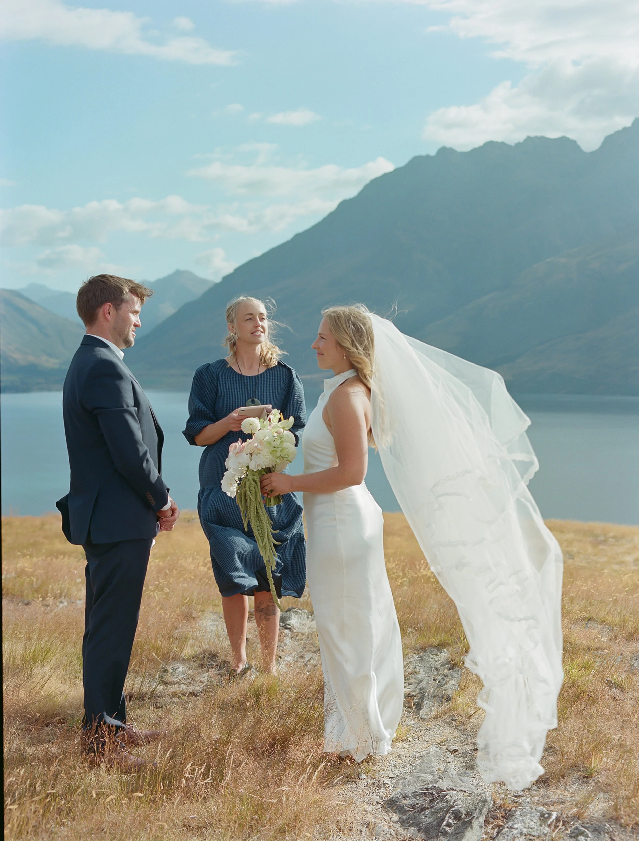 EclecticEleganceLLC-Queenstown-NZElopement-2.jpg