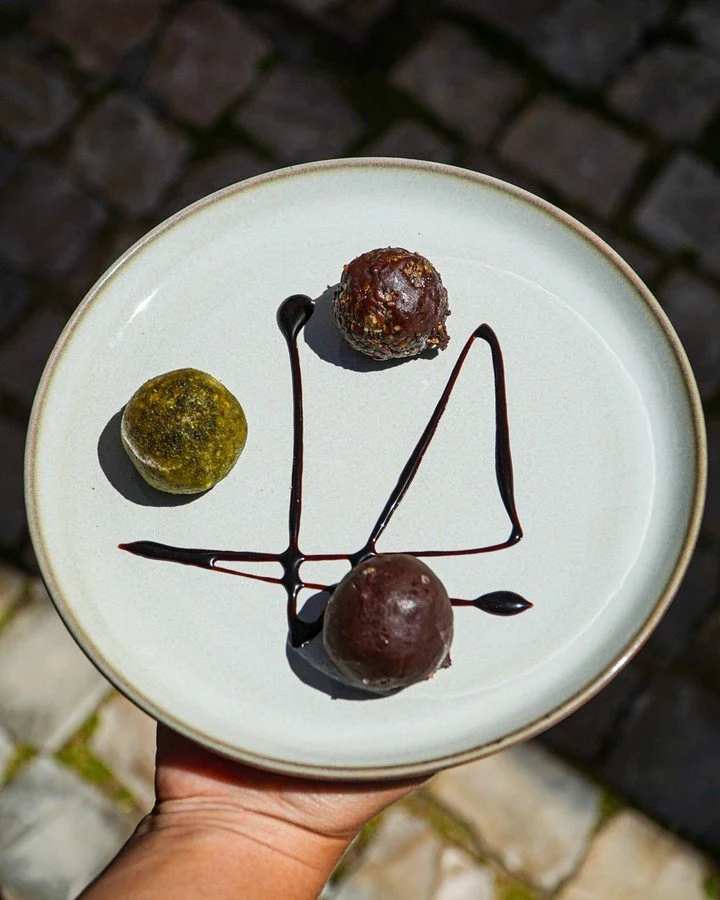 🇵🇹 Protein balls &amp; matcha balls, sem gl&uacute;ten e cheias de energia ✨
⠀⠀⠀⠀⠀⠀⠀⠀⠀⠀
🇬🇧 Protein balls &amp; matcha balls, gluten free and full of energy ✨
⠀⠀⠀⠀⠀⠀⠀⠀⠀⠀
.
.
. ⠀⠀⠀⠀⠀⠀⠀⠀⠀⠀
📍 Morada: Endere&ccedil;o: R. Latino Coelho 42, 8200-123 Al
