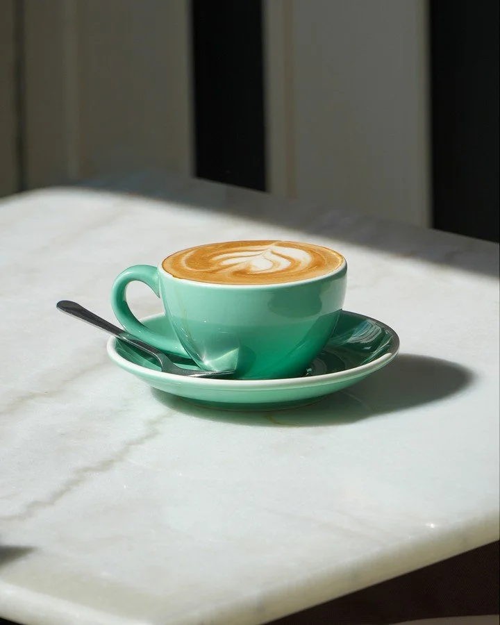 🇵🇹 Simples. Bom caf&eacute;. ☕
⠀⠀⠀⠀⠀⠀⠀⠀⠀⠀
🇬🇧 Simple. Good coffee. ☕
⠀⠀⠀⠀⠀⠀⠀⠀⠀⠀
.
.
.
⠀⠀⠀⠀⠀⠀⠀⠀⠀⠀
📍 Morada:
Endere&ccedil;o: R. Latino Coelho 42, 8200-123 Albufeira
⠀⠀⠀⠀⠀⠀⠀⠀⠀⠀
Gest&atilde;o de redes: @b.cinematic_