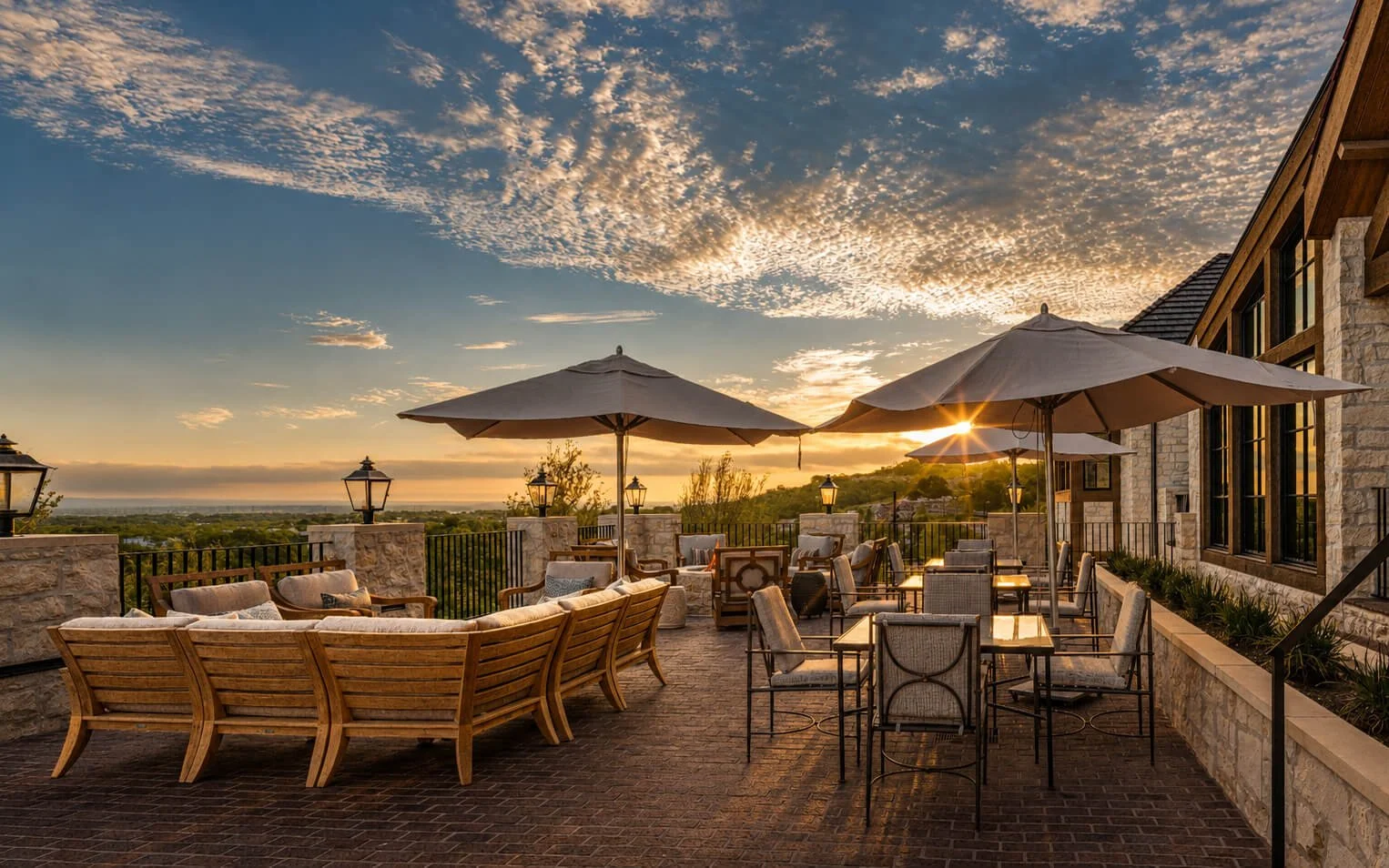 Summit_Clubhouse_Terrace_web_2.jpg