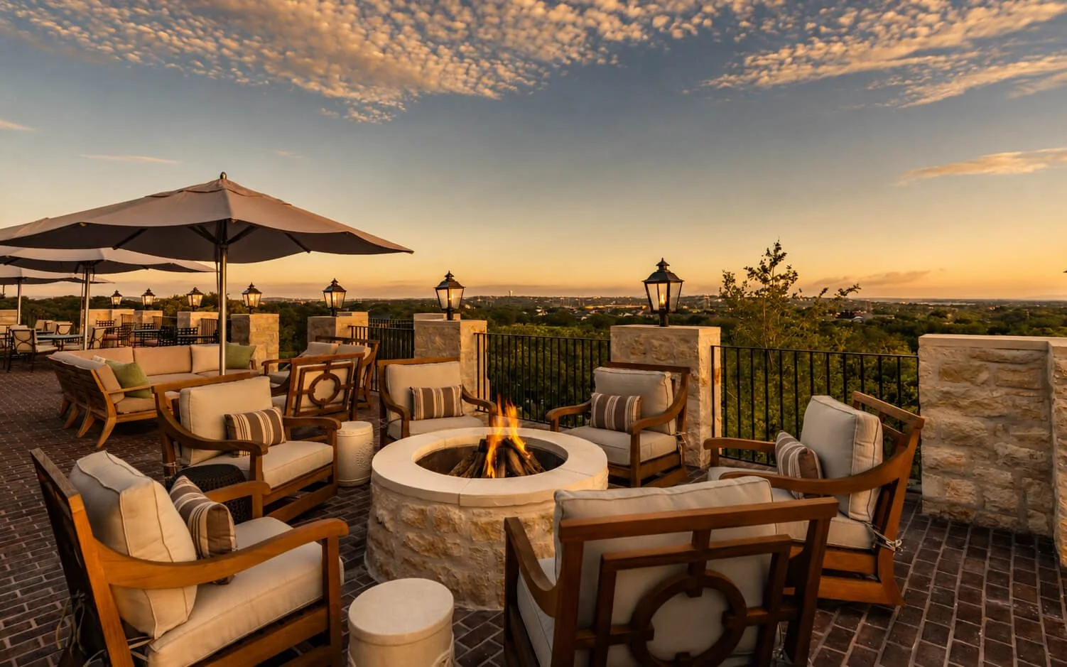 Summit_Clubhouse_Terrace_web_1.jpg