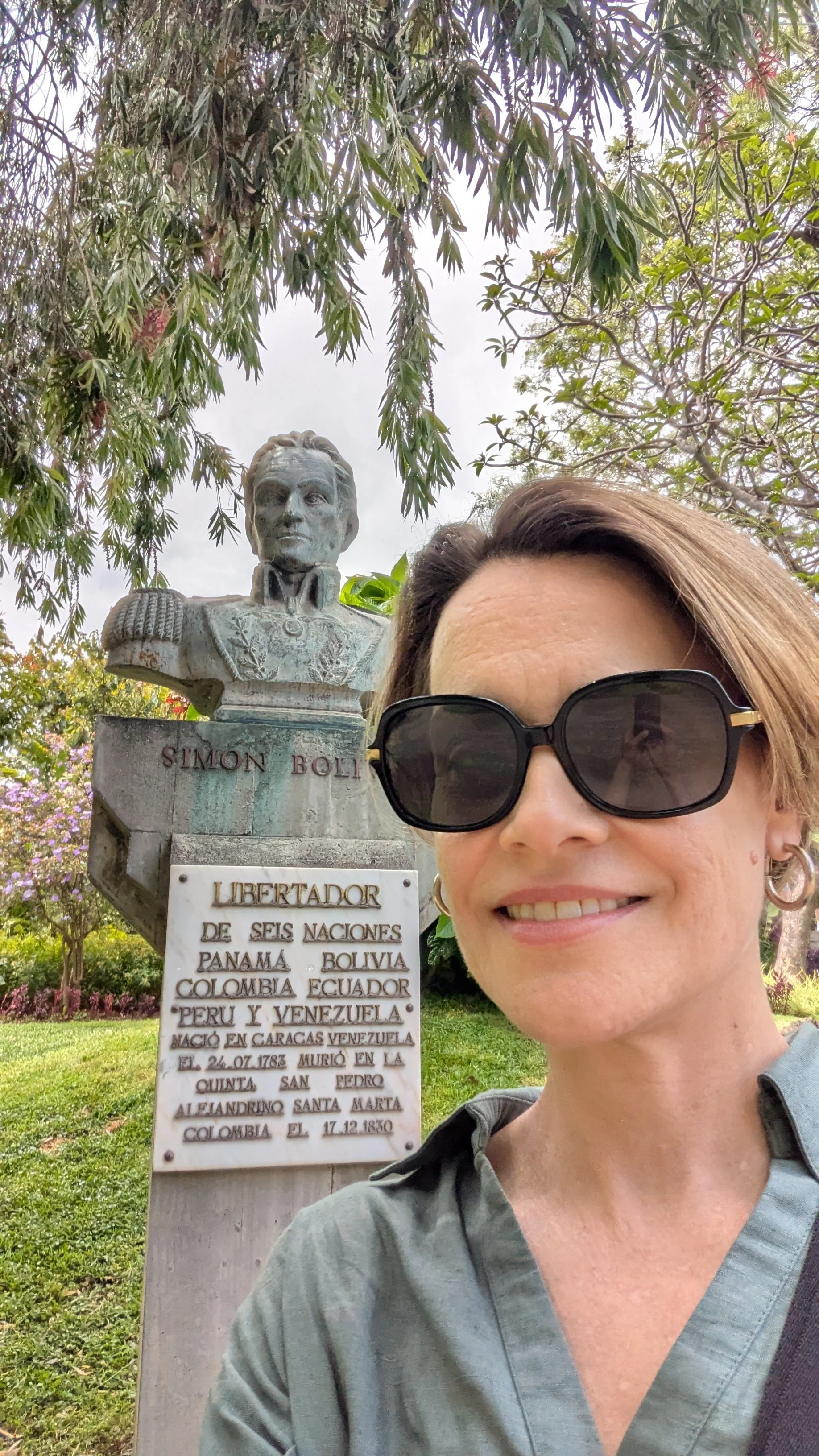 Simon Bolivar statue.jpg