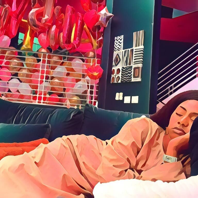 Sleep vs Rest😌
 Behind me was a party going on for my daughter's @austyn.tayy 18th birthday, I knew if I wanted to resume partying, I needed get away for a bit to REST.  Sometimes you have to steal away while the party is still going on to Renew, Re